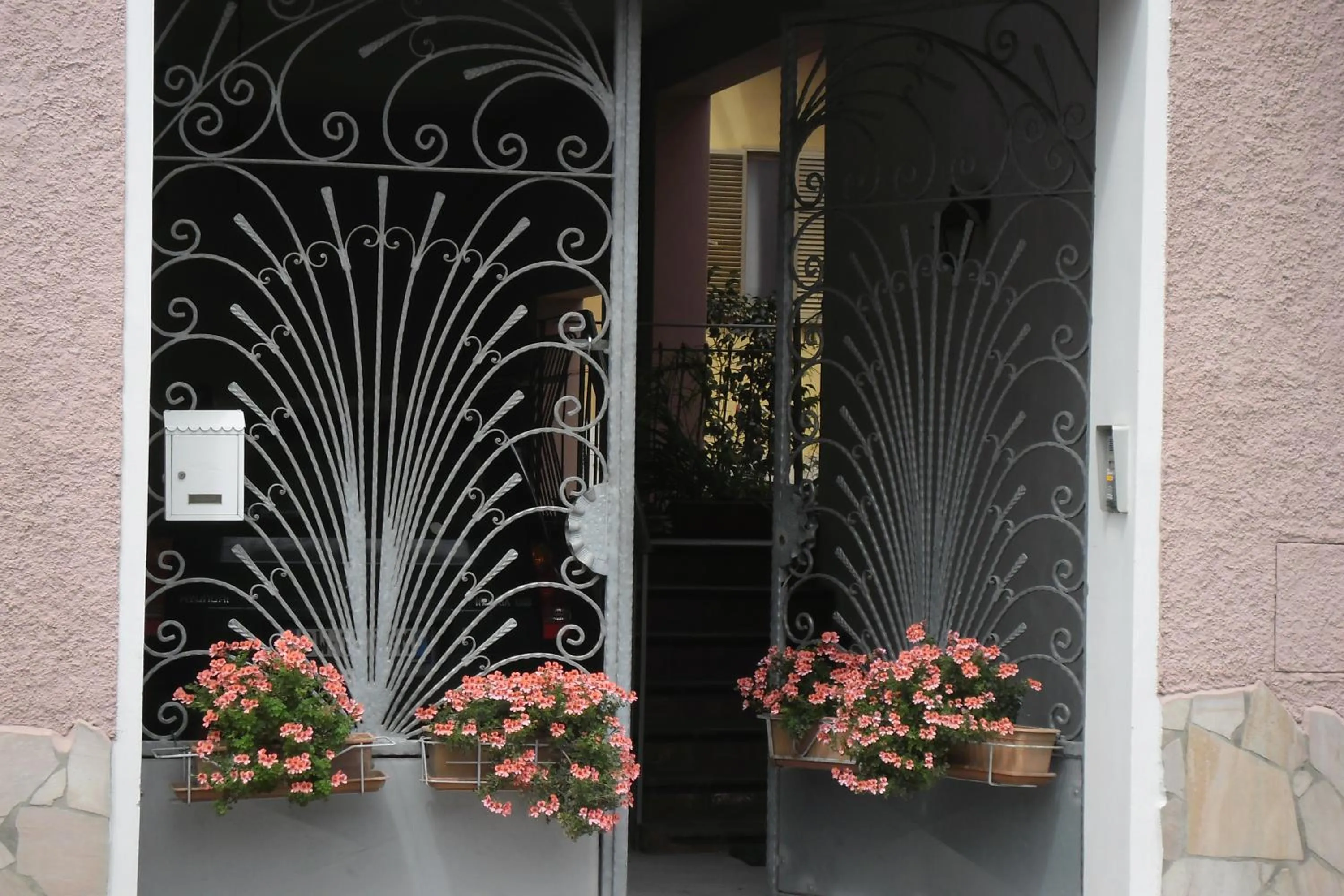 Facade/entrance in Canne Al Vento