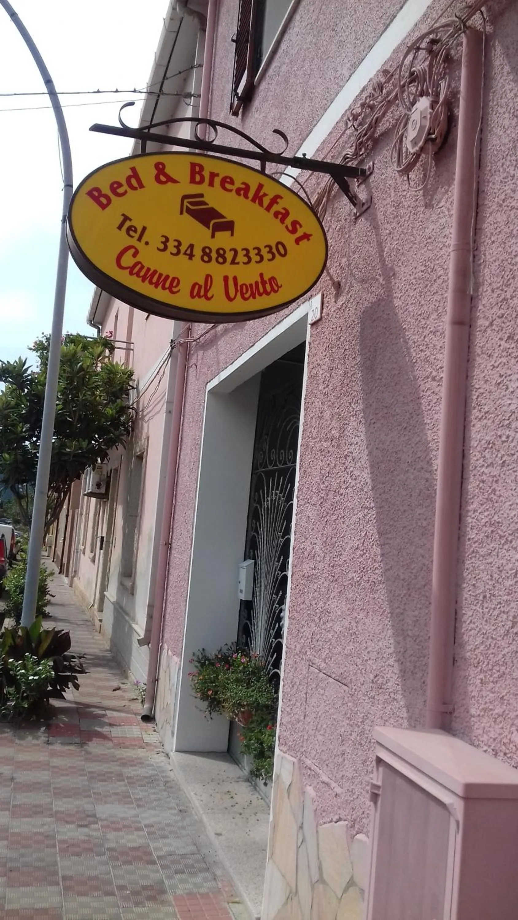 Facade/entrance in Canne Al Vento