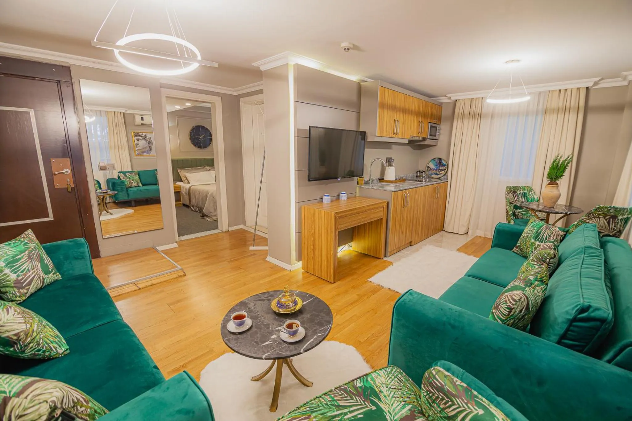 Coffee/tea facilities in La Palace Exclusive Design