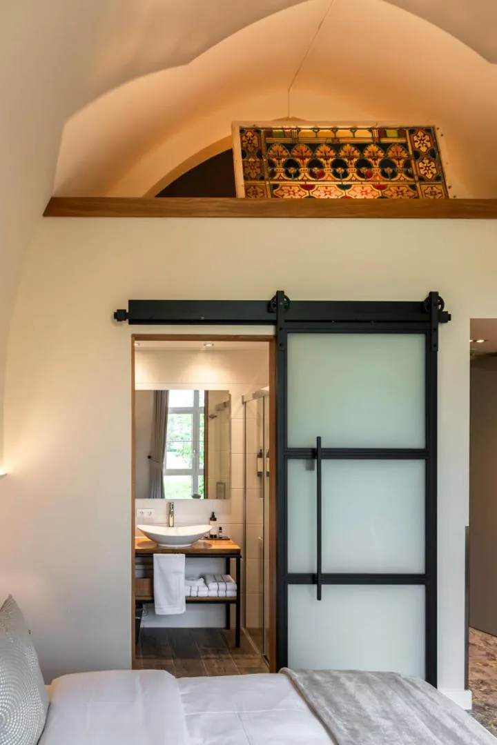 Bed in KerkHotel Biervliet