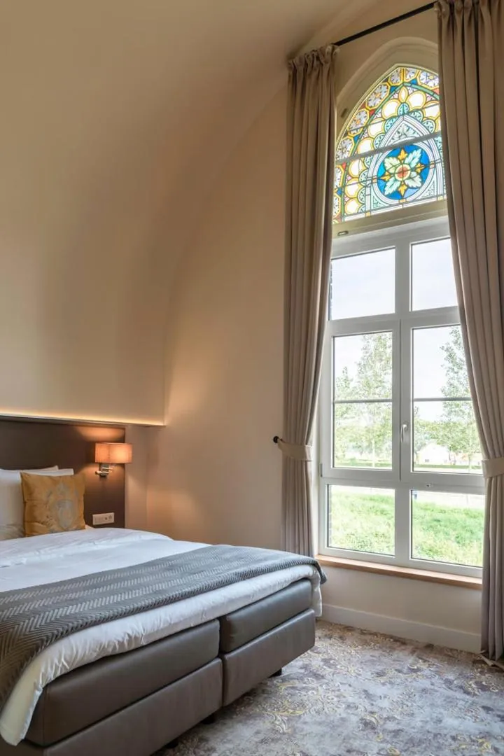 Bed in KerkHotel Biervliet