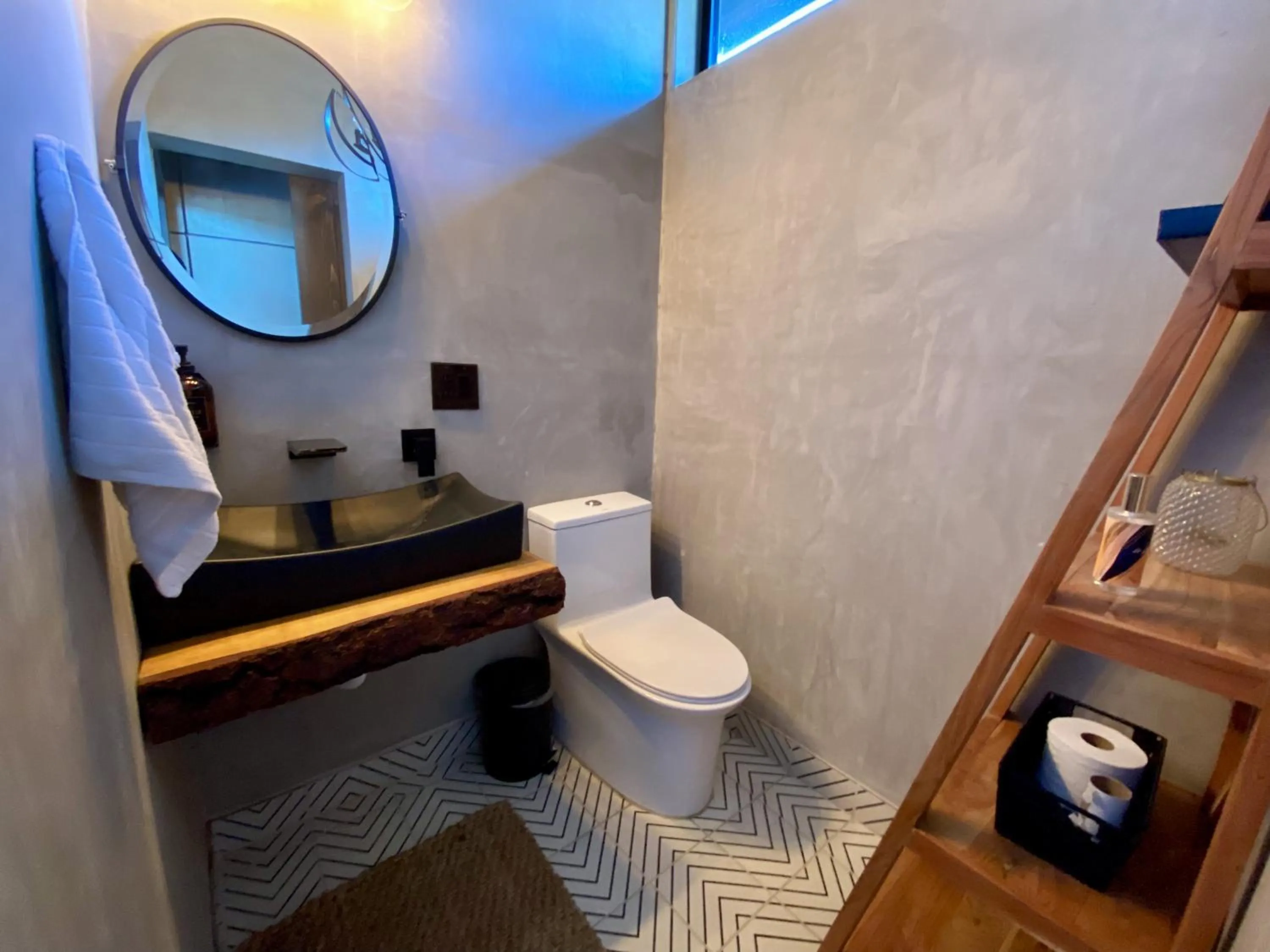 Toilet in Prajna Valle de Guadalupe