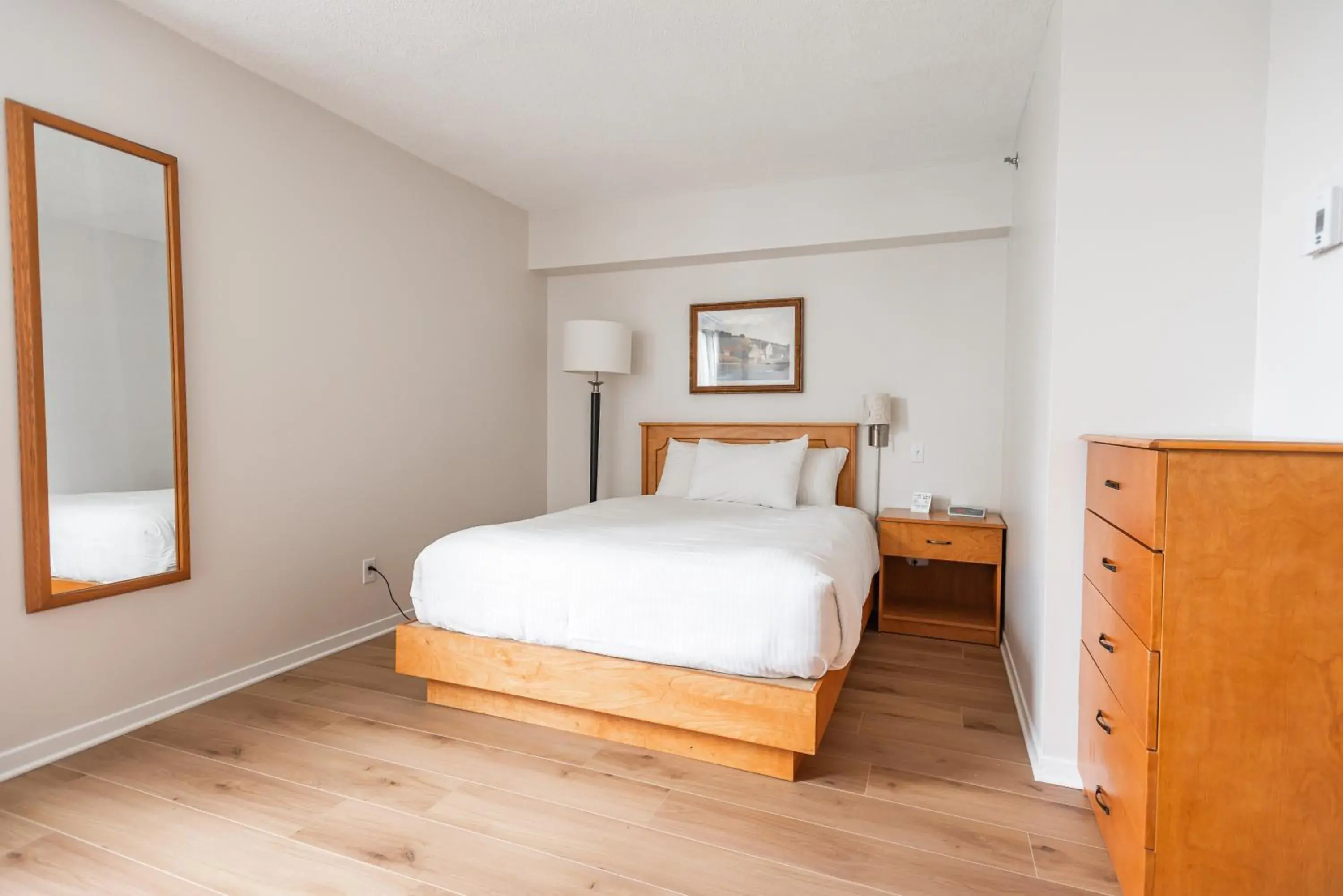 Queen Studio in Hotel les Suites Labelle Queen Studio in Hotel les Suites Labelle