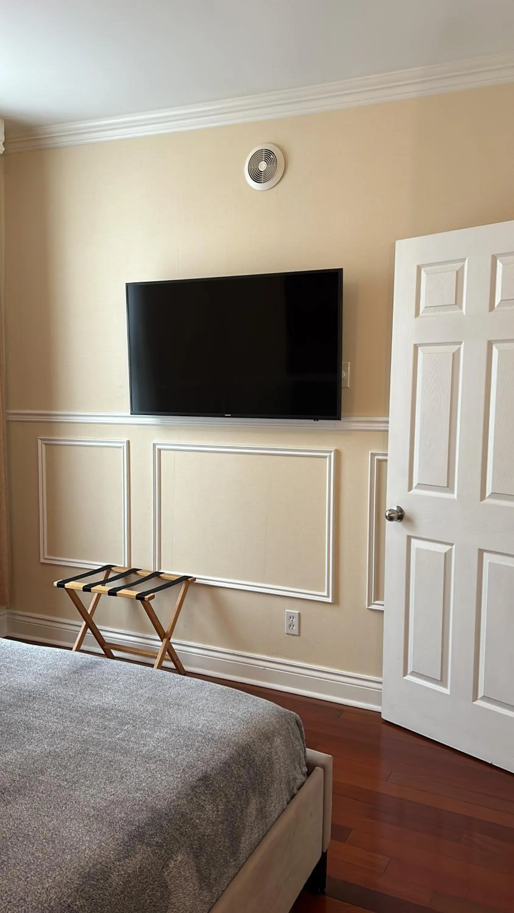 Bed in Parc Suites Hotel