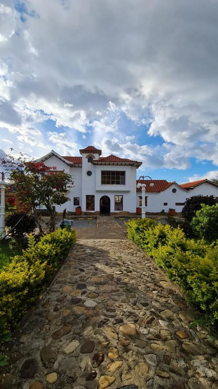 Property Building in Santiago Diaz Piedrahita