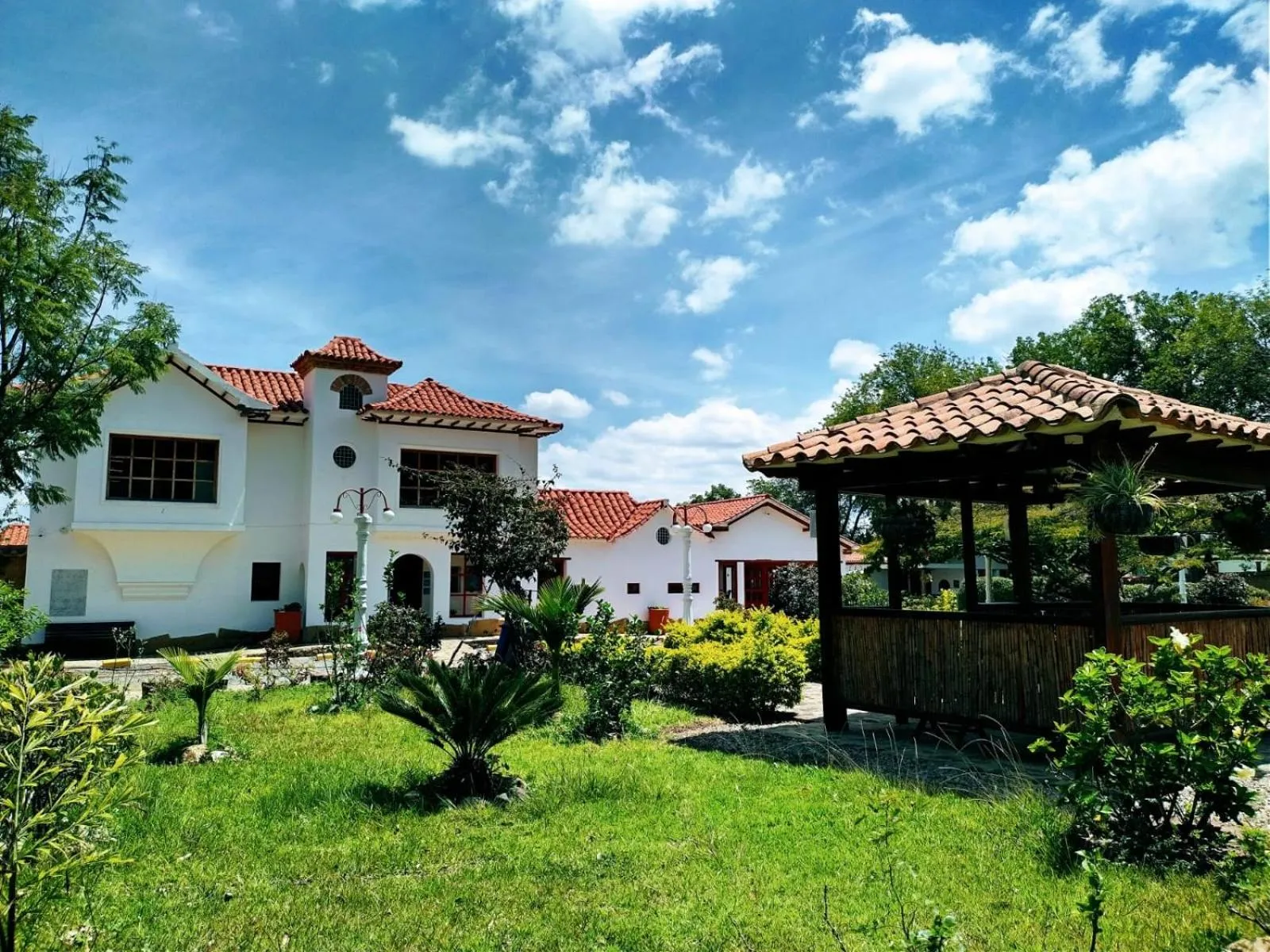 Property Building in Santiago Diaz Piedrahita