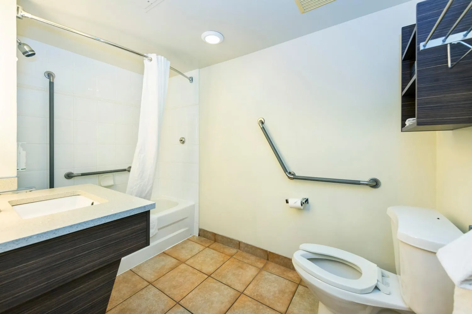 Shower in Grand Park Hotel & Suites Downtown Vancouver, an Ascend Collection Hotel