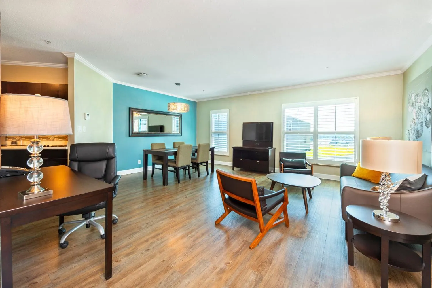 TV and multimedia in Grand Park Hotel & Suites Downtown Vancouver, an Ascend Collection Hotel