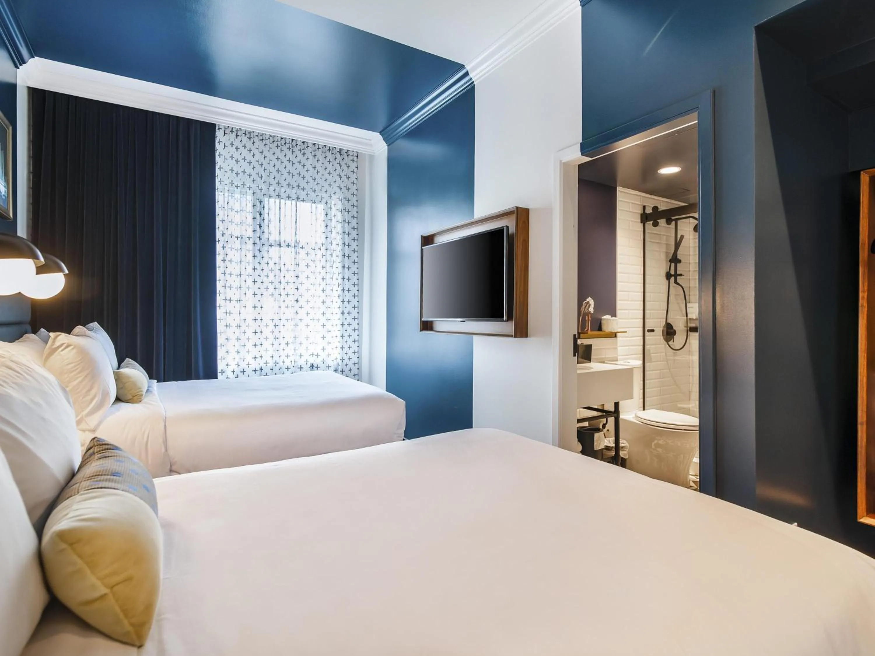 Bedroom, Bed in Hotel Belmont Vancouver - MGallery Collection