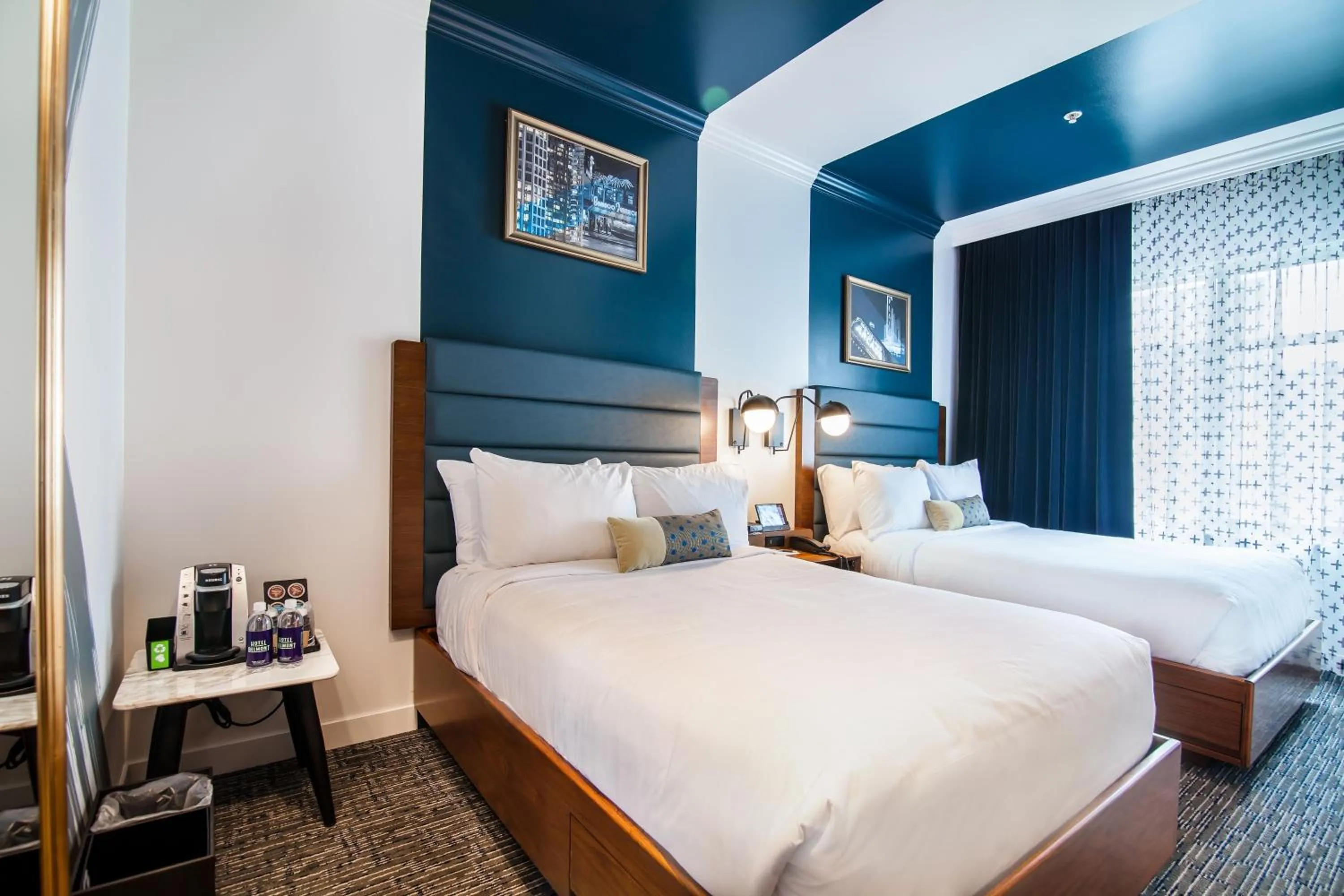 Bed in Hotel Belmont Vancouver - MGallery Collection