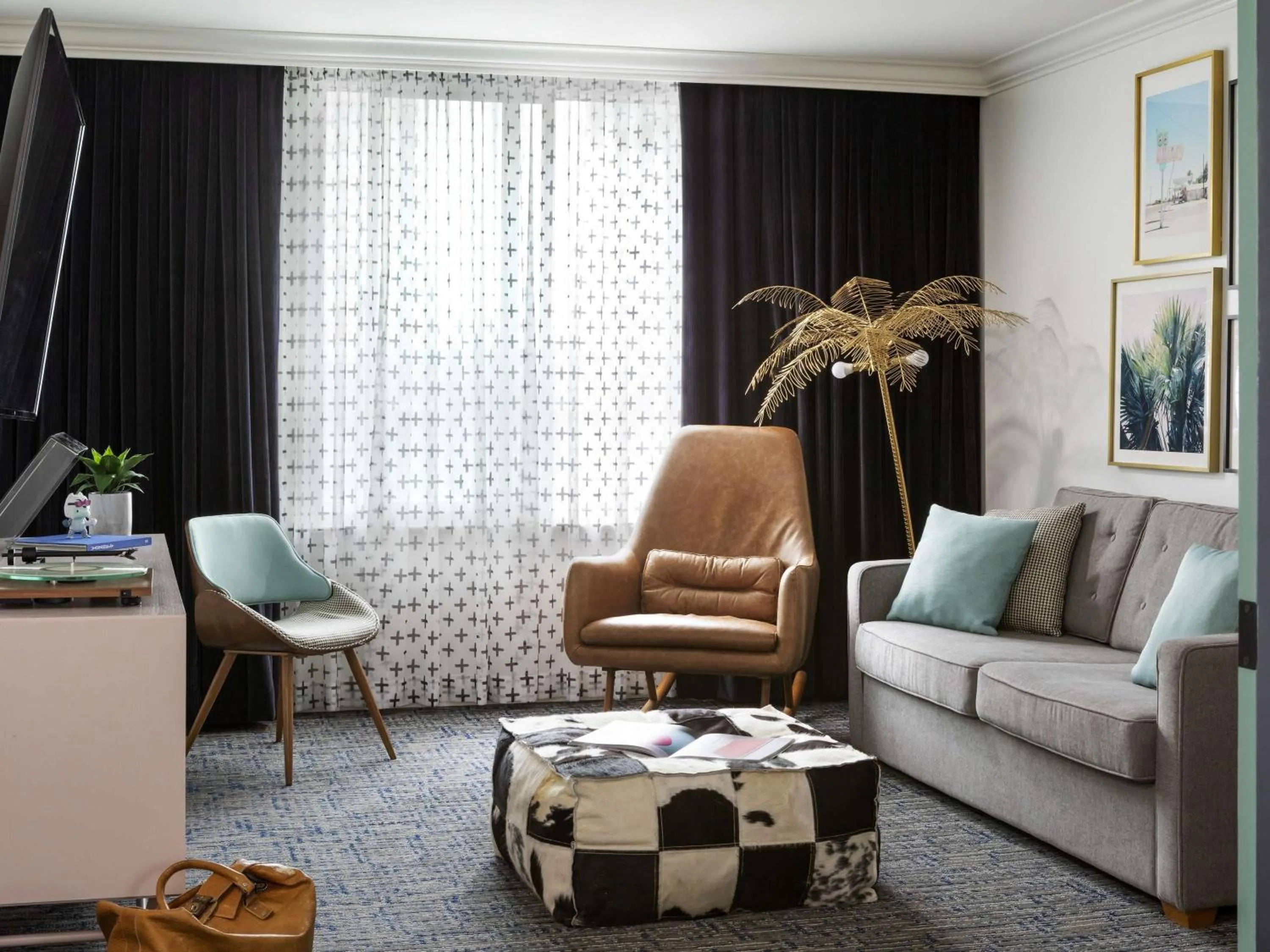 Bedroom in Hotel Belmont Vancouver - MGallery Collection