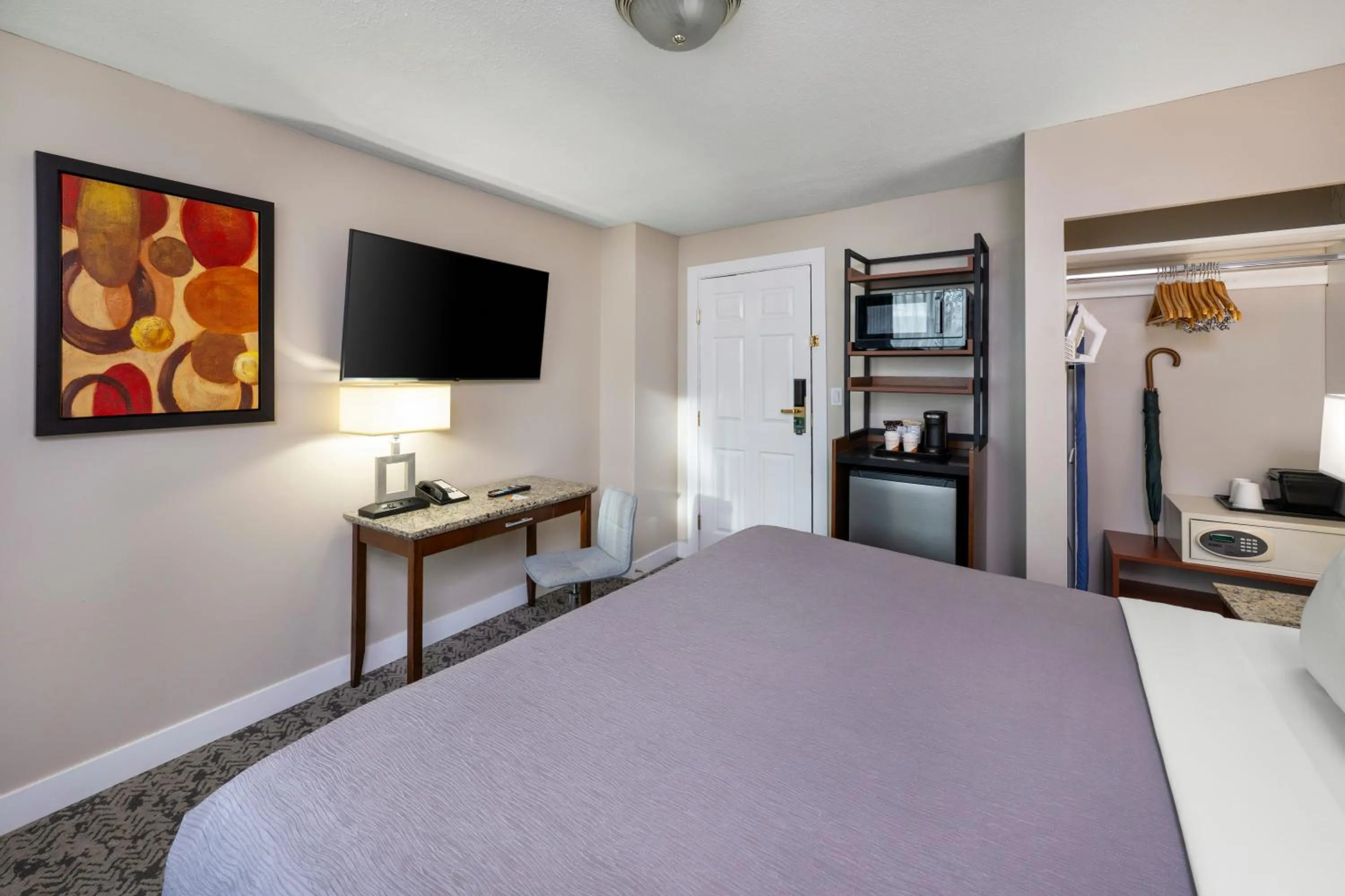 Photo of the whole room, Bed in Quality Inn & Suites