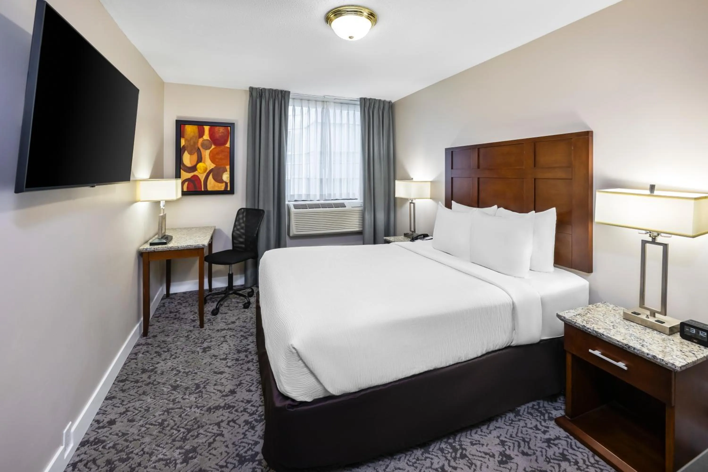 Photo of the whole room, Bed in Quality Inn & Suites