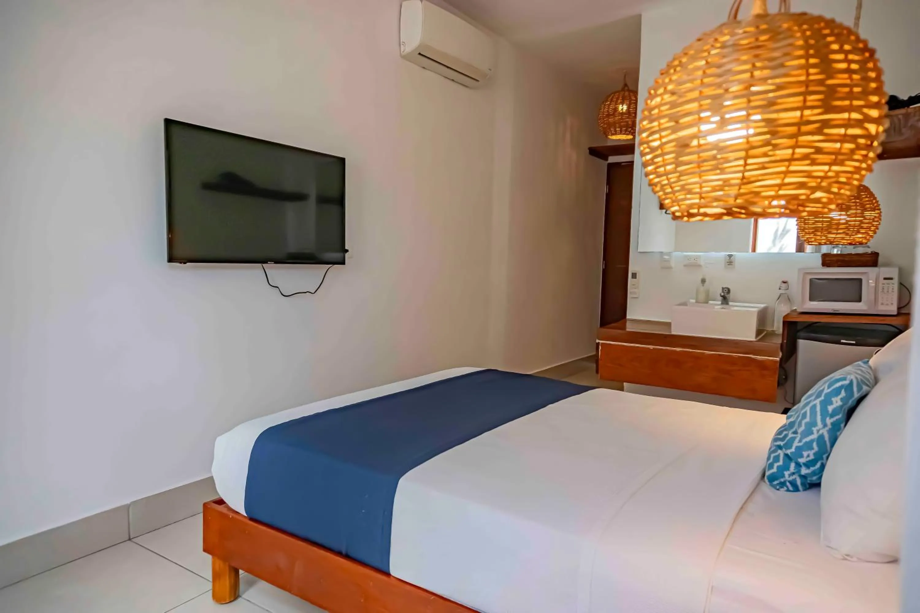 Toilet, Bed in Niik Tulum