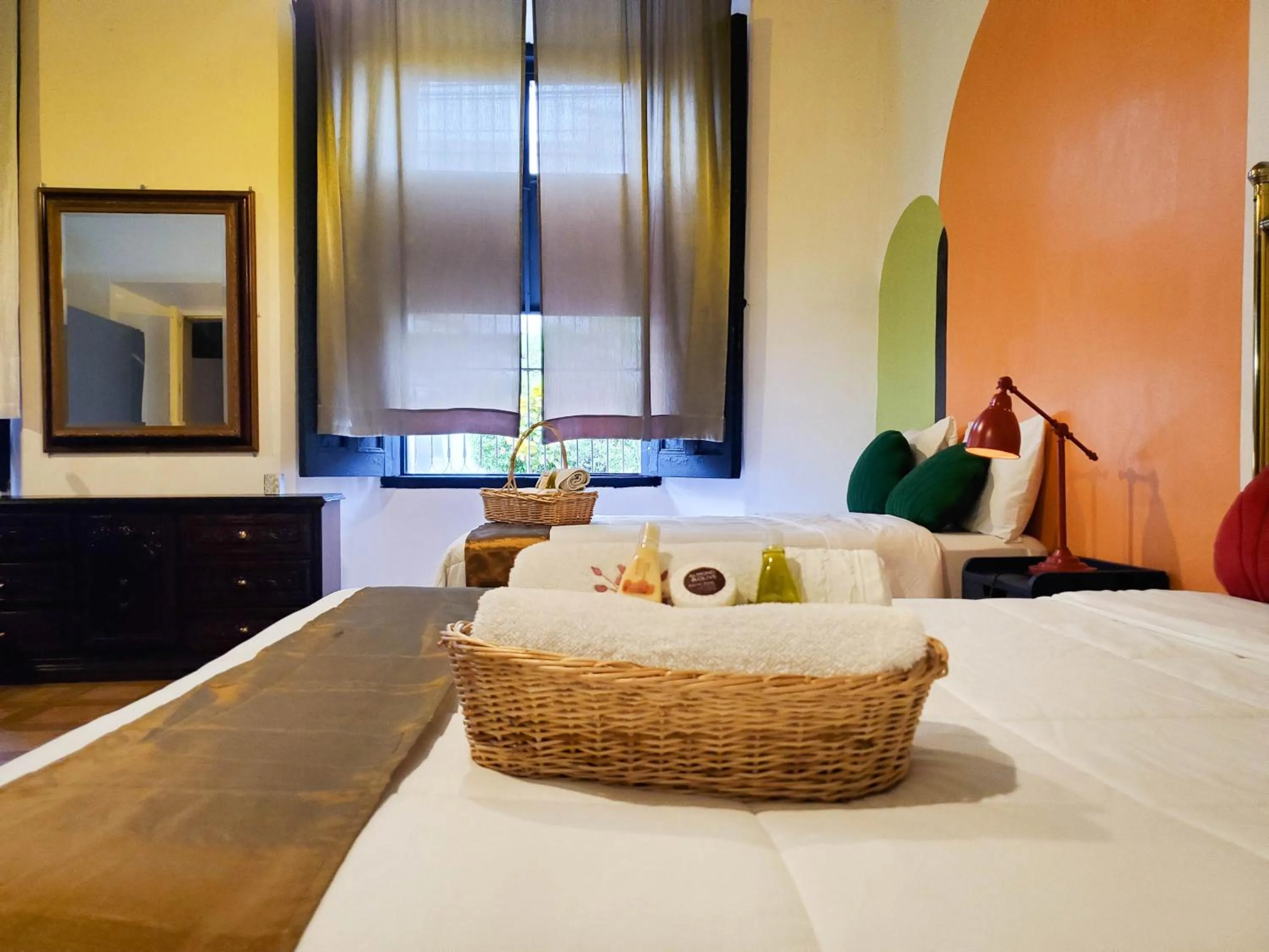 Family Room with Private Bathroom in Hotel Brunette