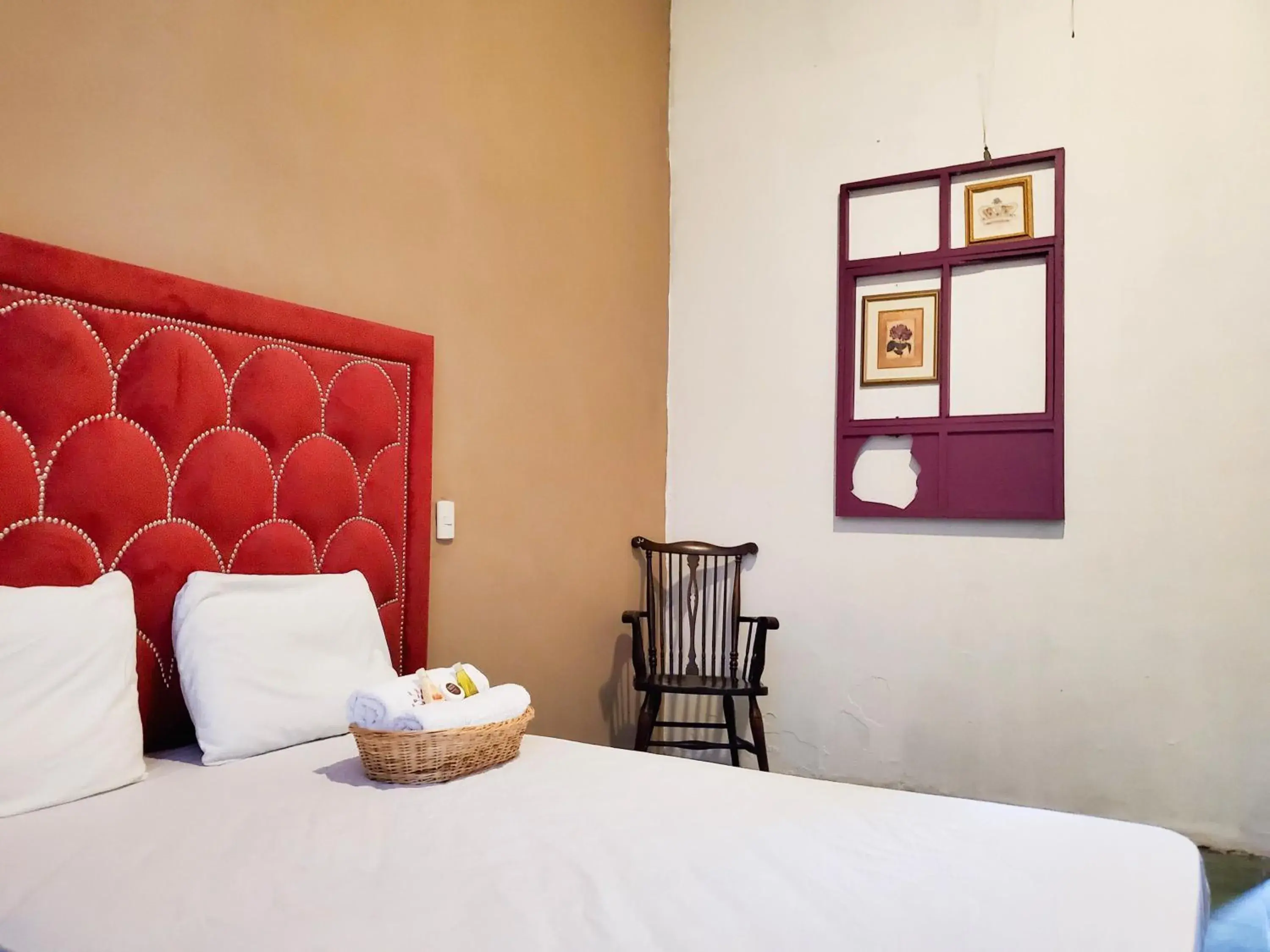 Single Room with Private Bathroom - single occupancy in Hotel Brunette Single Room with Private Bathroom - single occupancy in Hotel Brunette