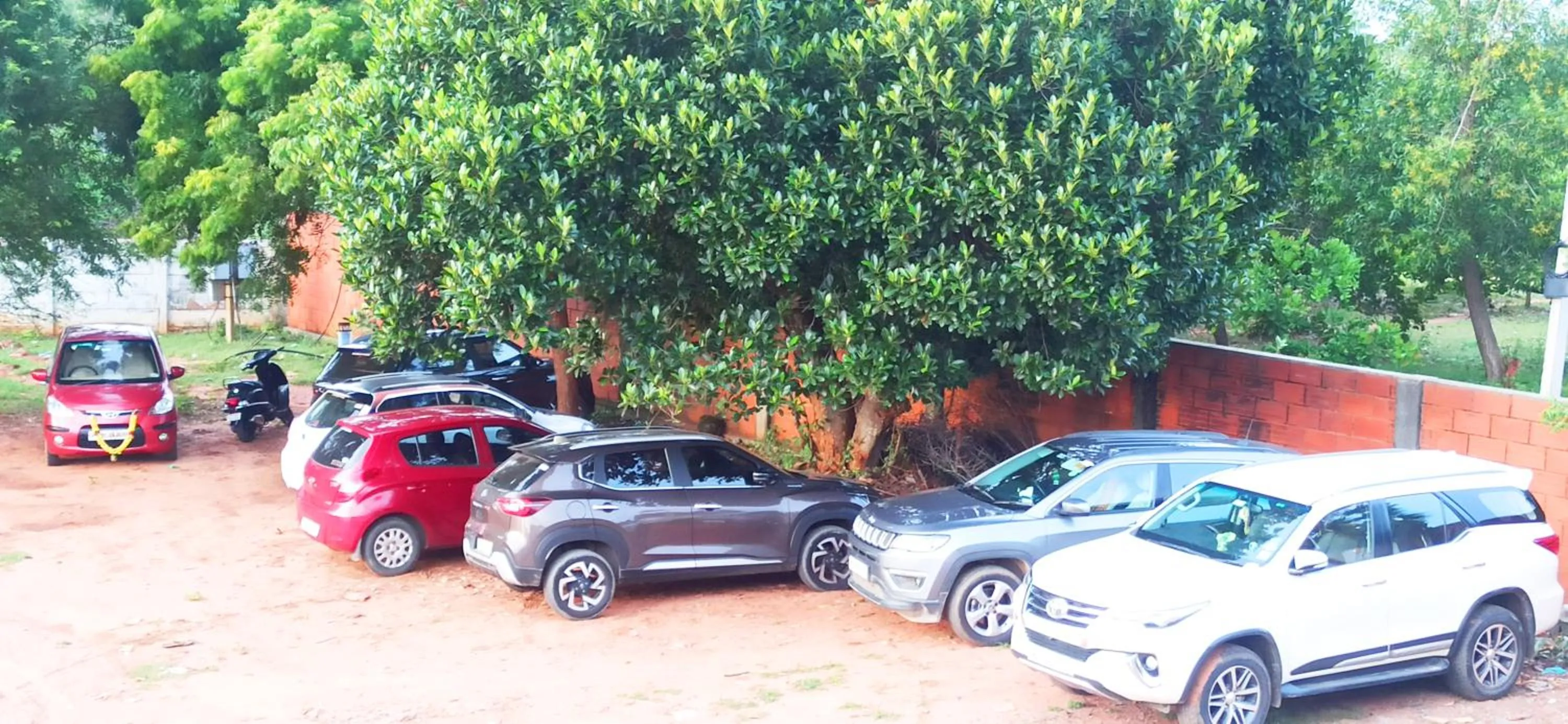 Parking in Wow Farm House