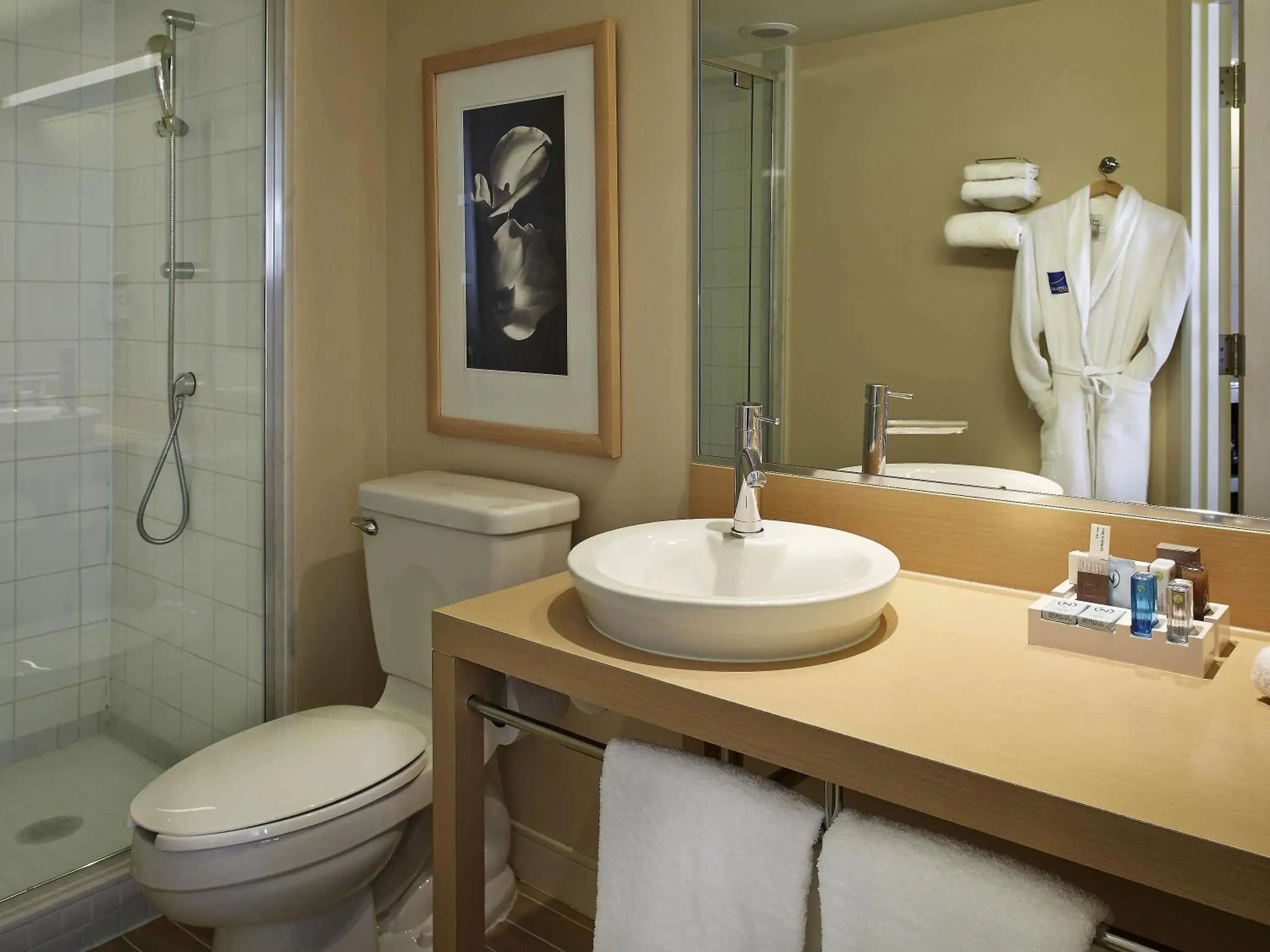 Executive Room with Two Queen Beds and Sofa Bed in Novotel Montréal Aéroport Executive Room with Two Queen Beds and Sofa Bed in Novotel Montréal Aéroport