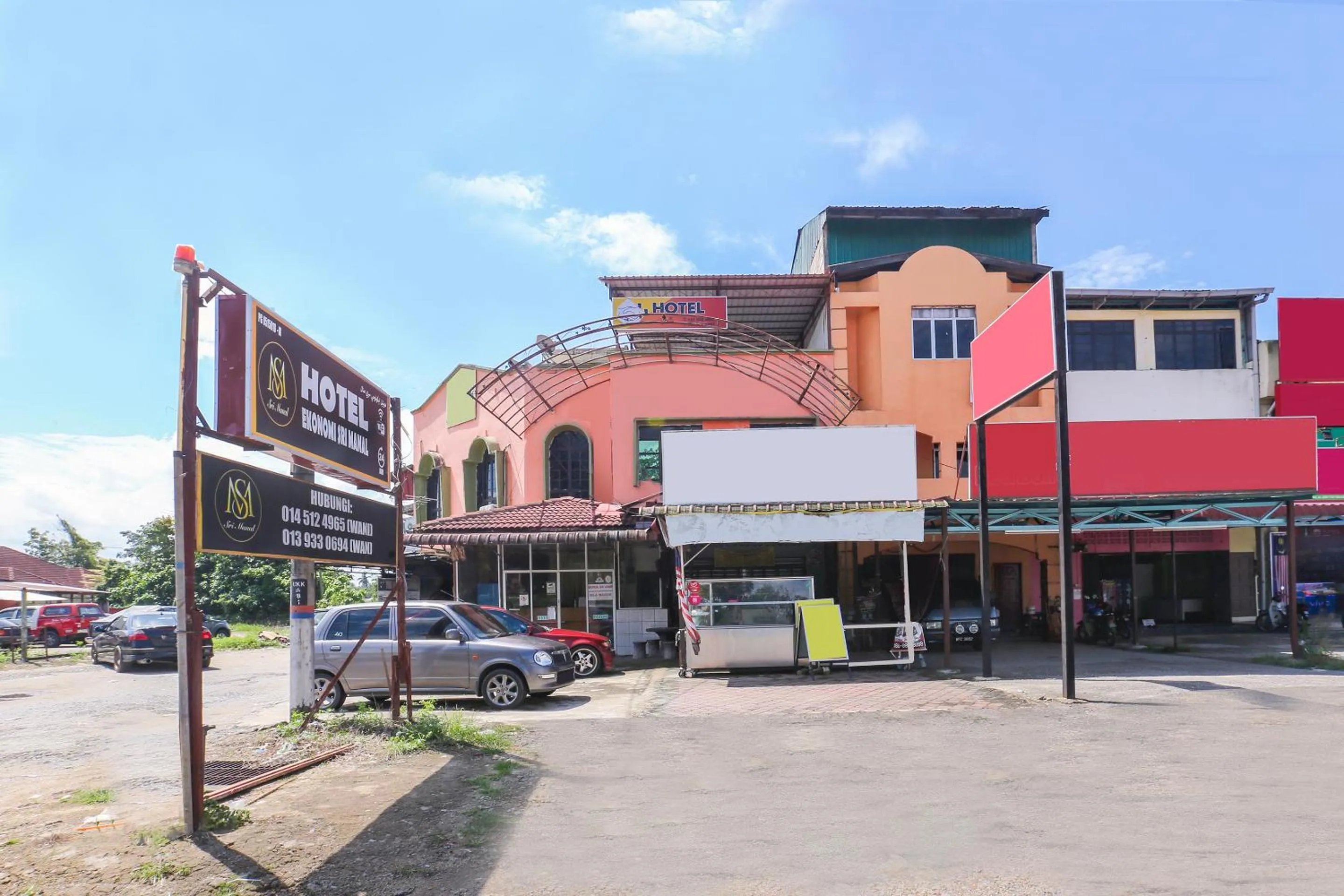 Property Building in OYO 90321 Hotel Bajet Sri Manal