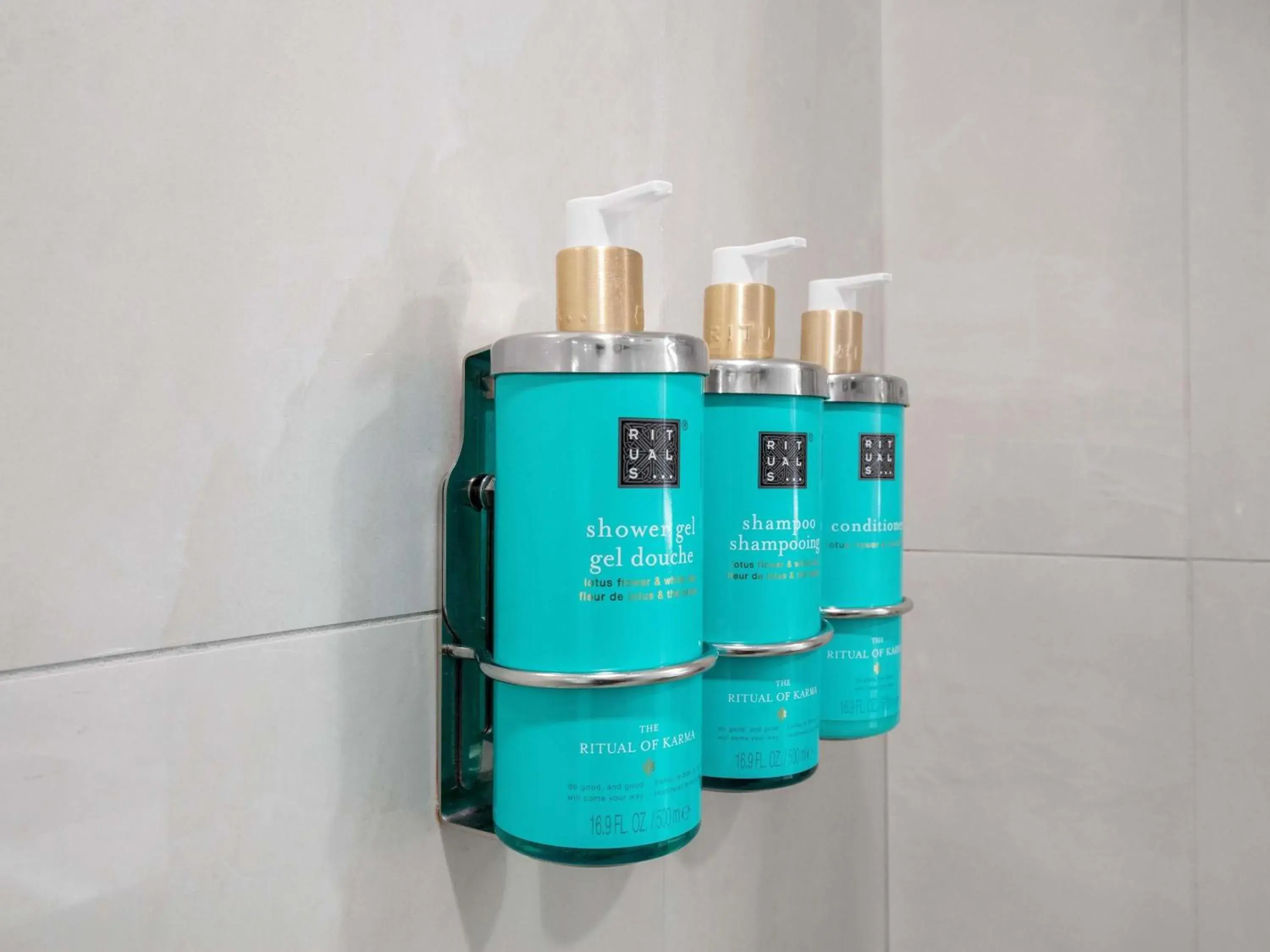 Junior Suite with King Bed - single occupancy - Non Smoking in The Novotel Toronto Centre Junior Suite with King Bed - single occupancy - Non Smoking in The Novotel Toronto Centre