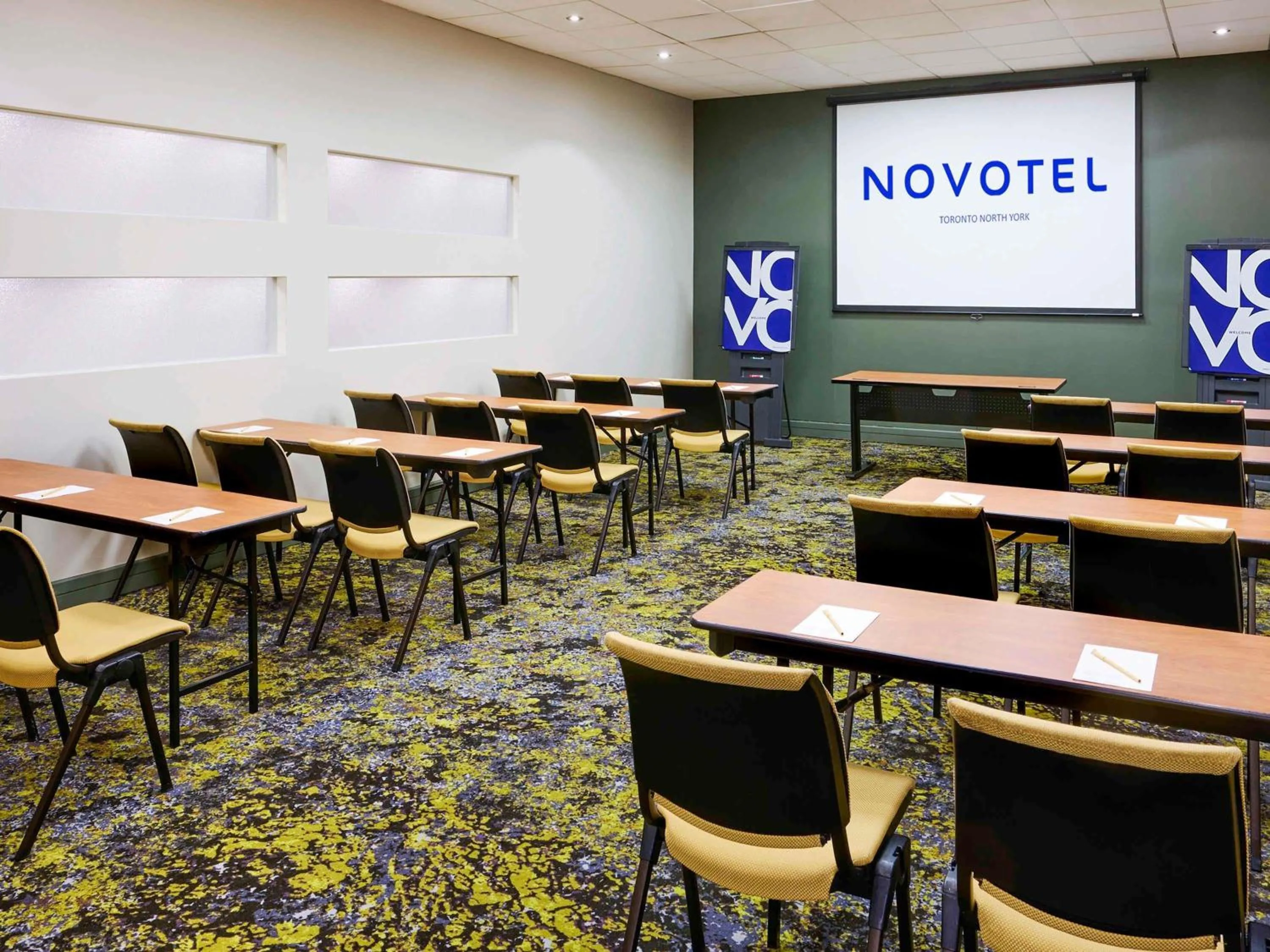 Meeting/conference room in Novotel Toronto North York