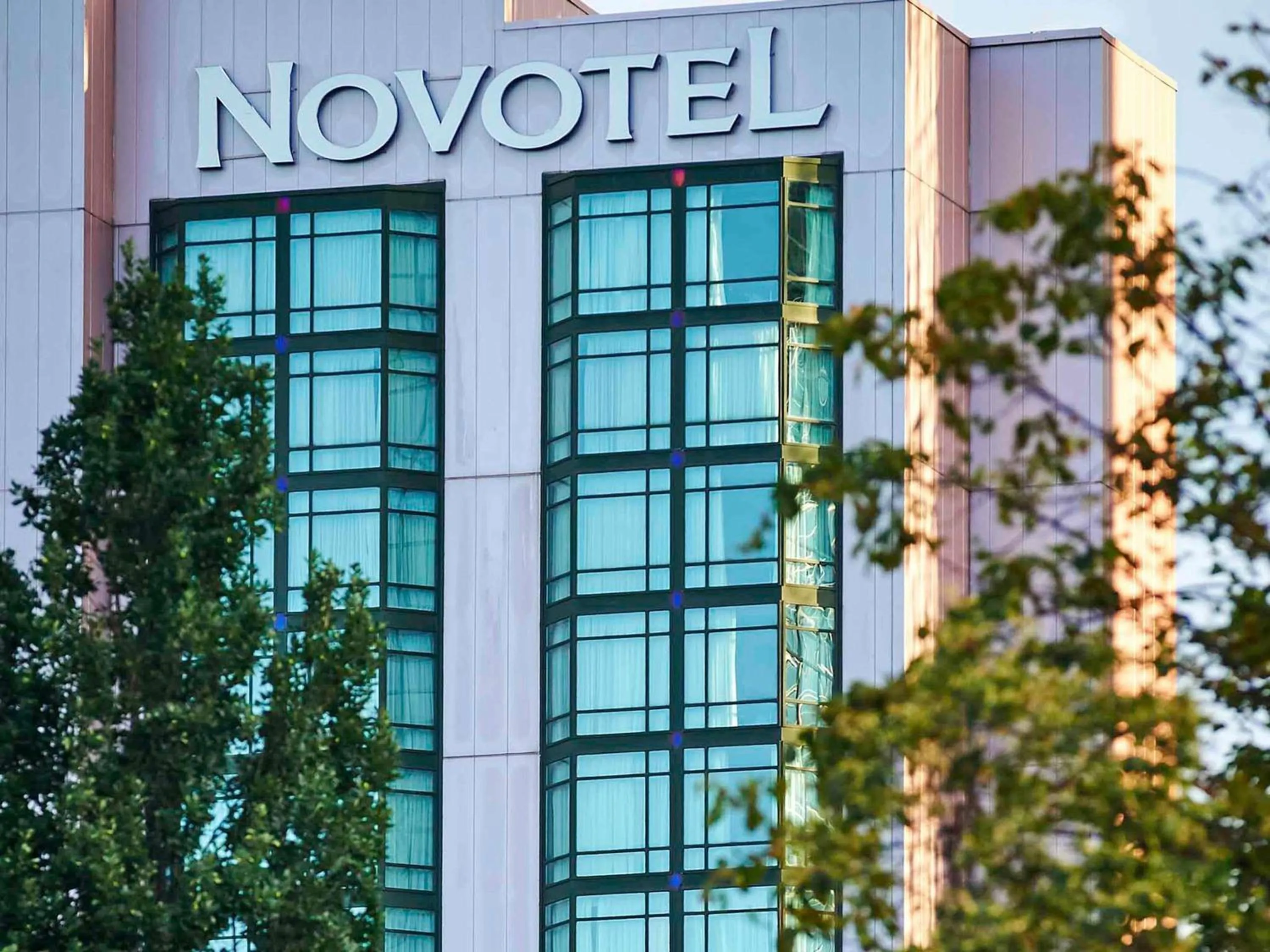 Property building in Novotel Toronto North York