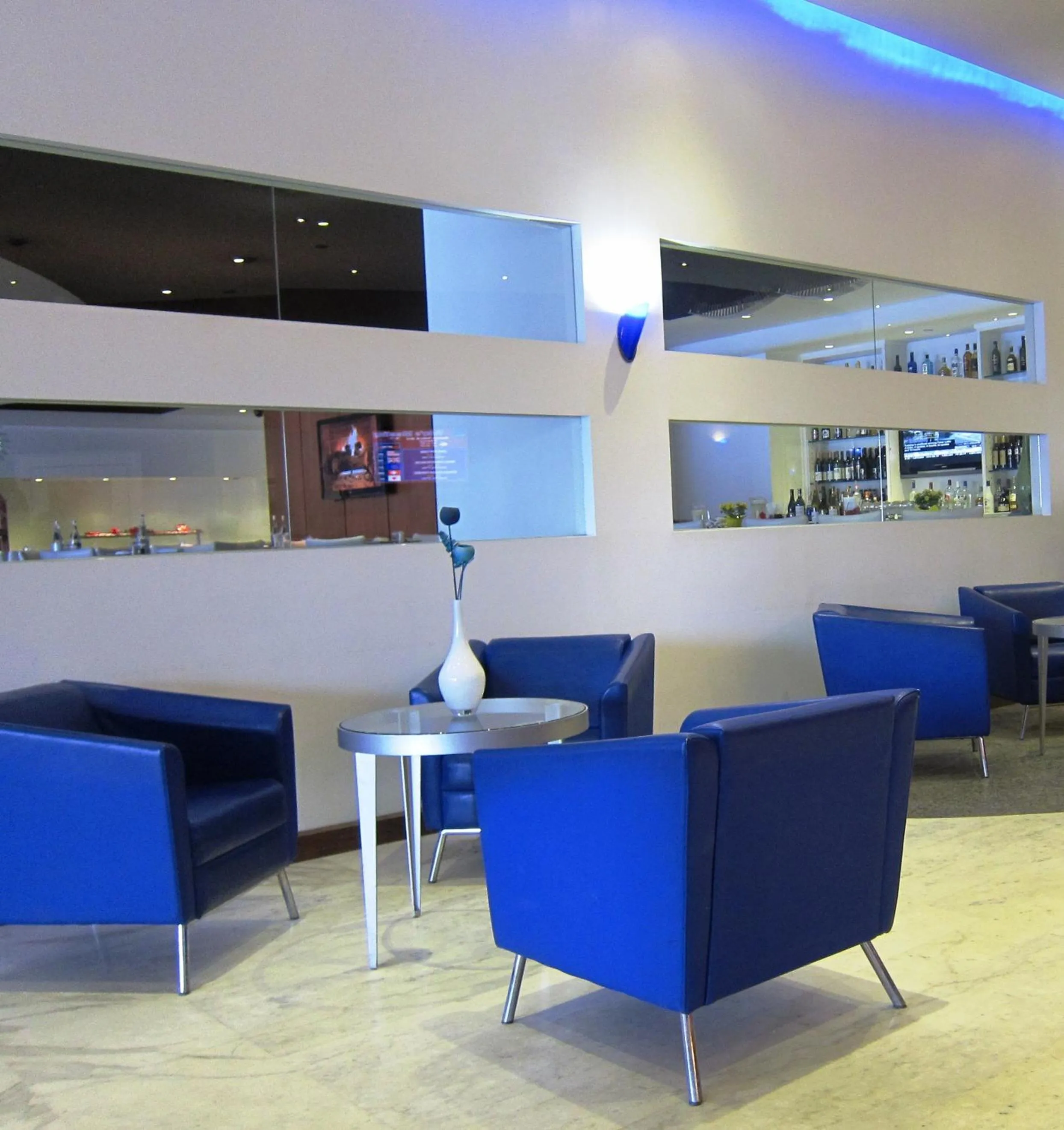 Lobby or reception in Novotel Toronto North York