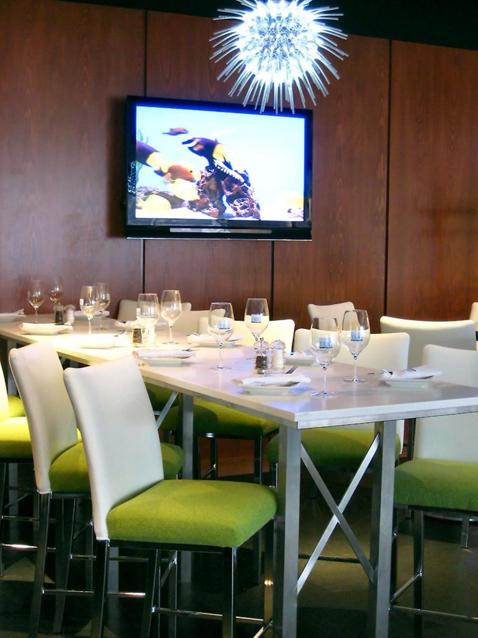 Restaurant/places to eat in Novotel Toronto North York