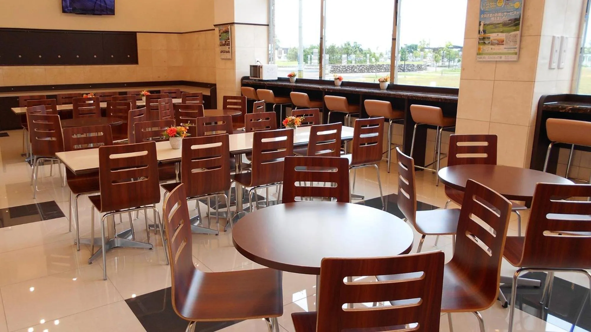 Lounge or bar in Toyoko Inn Shin-Aomori-eki Higashi-guchi