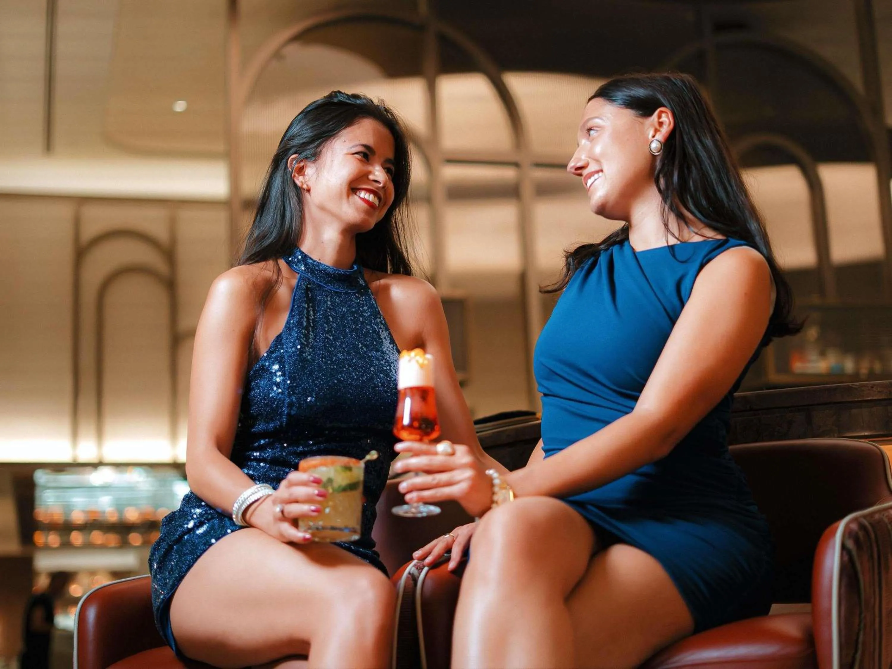 Lounge or bar in Sofitel Montreal Golden Mile