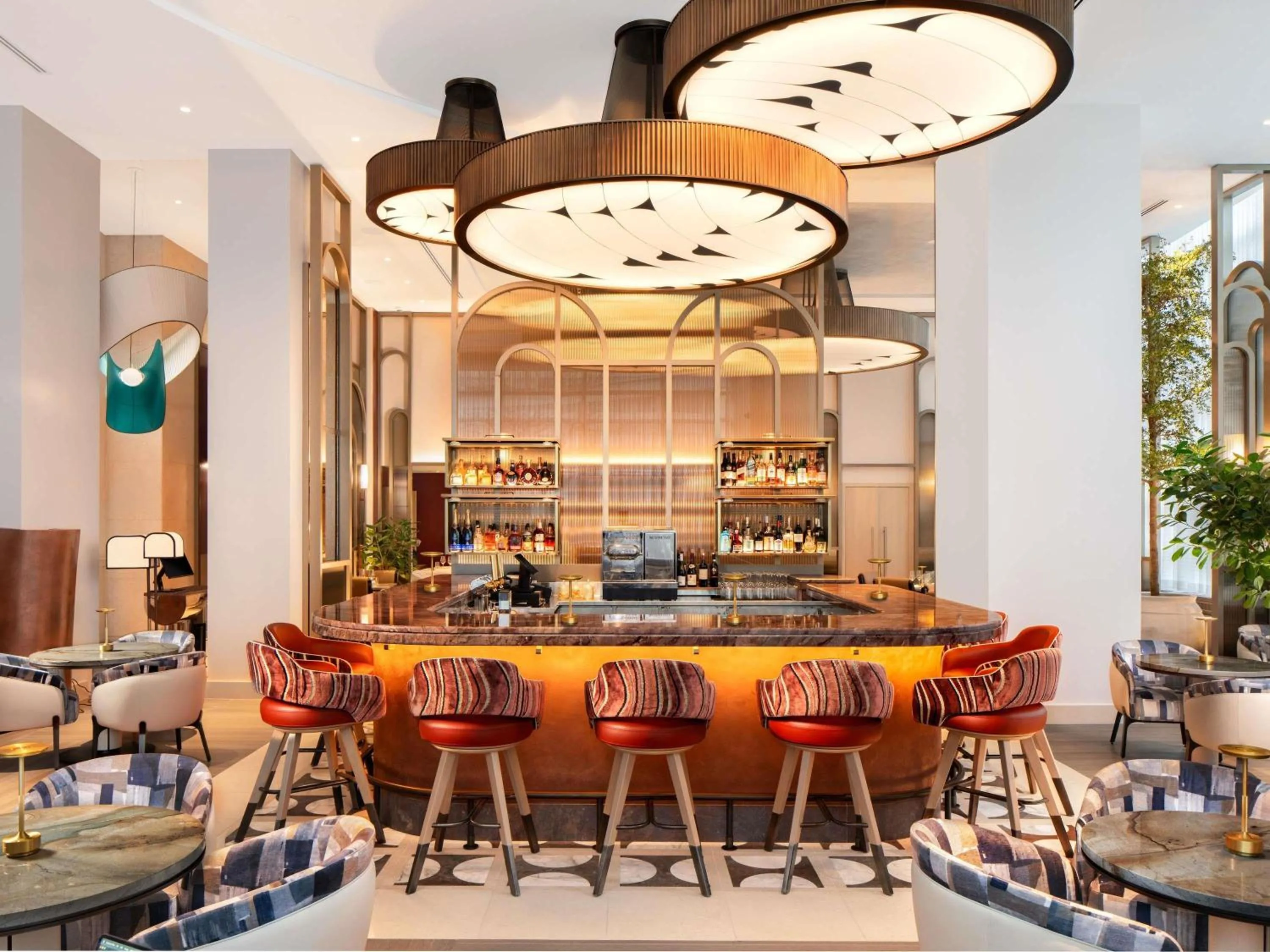 Lounge or bar in Sofitel Montreal Golden Mile