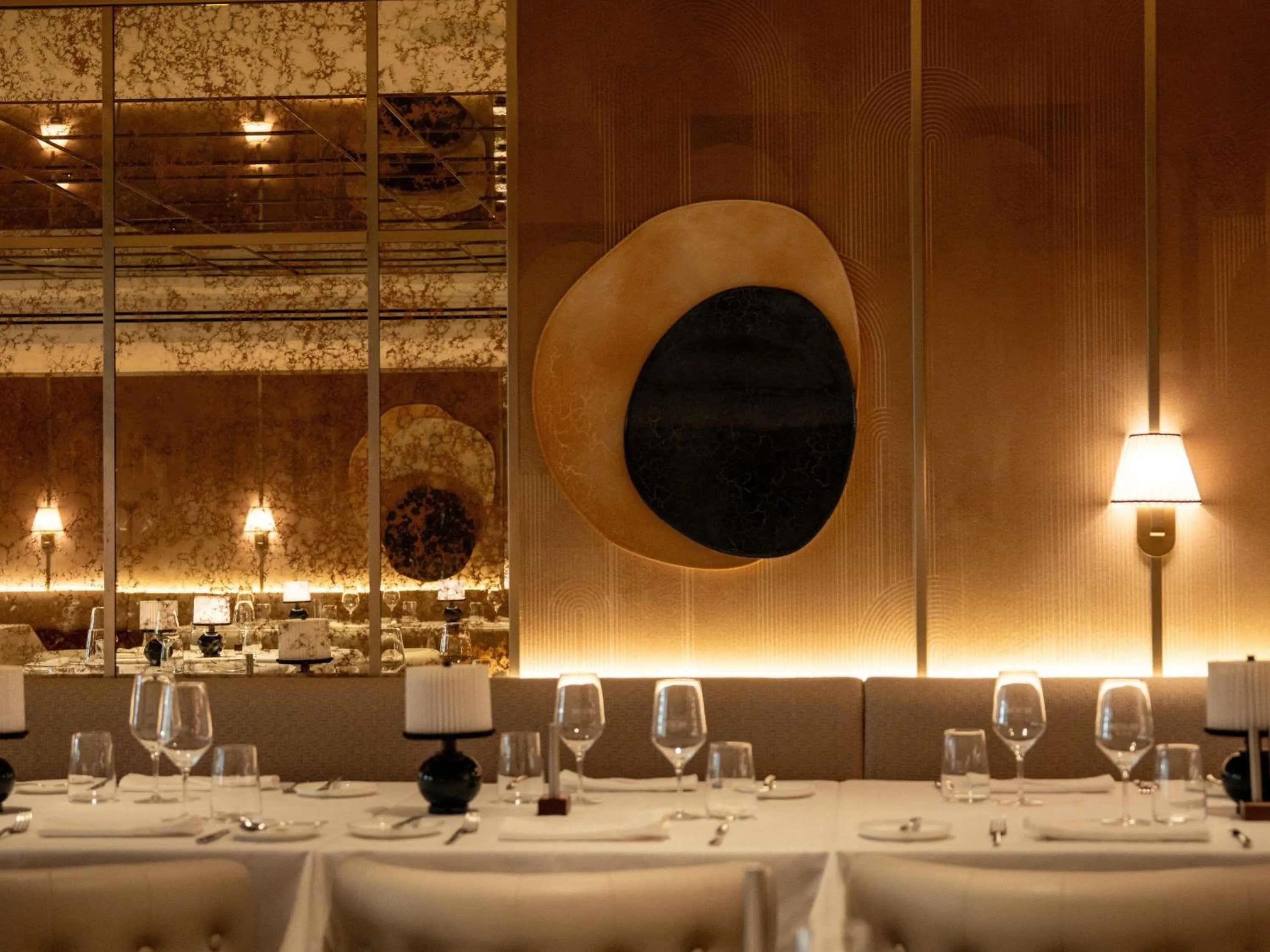 Restaurant/places to eat in Sofitel Montreal Golden Mile