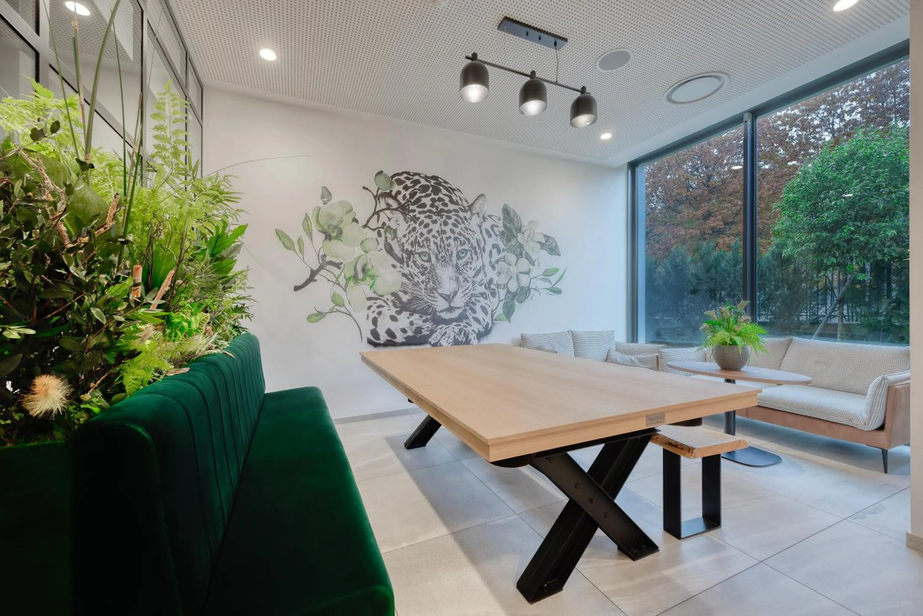 Lounge or bar in KYRIAD LYON OUEST Limonest