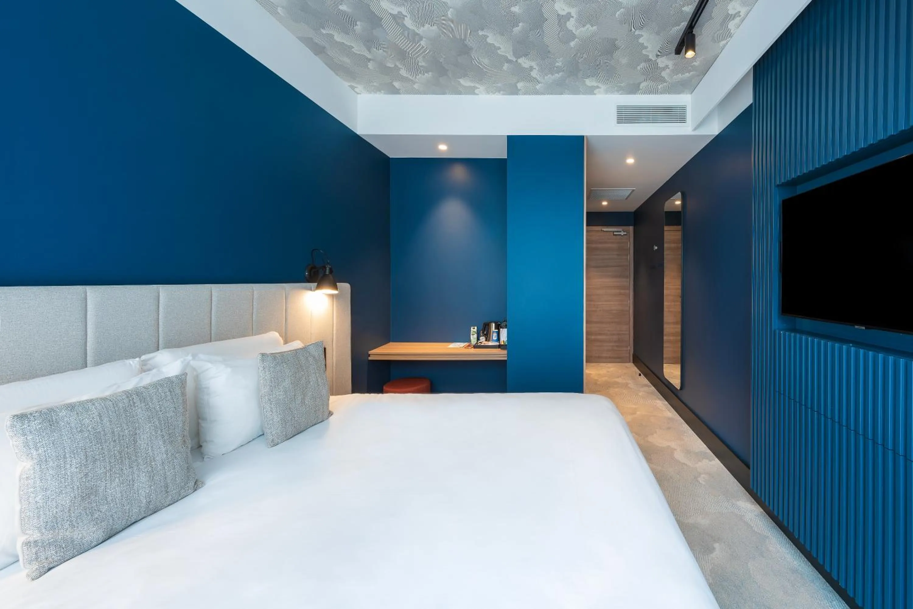 Bedroom, Bed in KYRIAD LYON OUEST Limonest