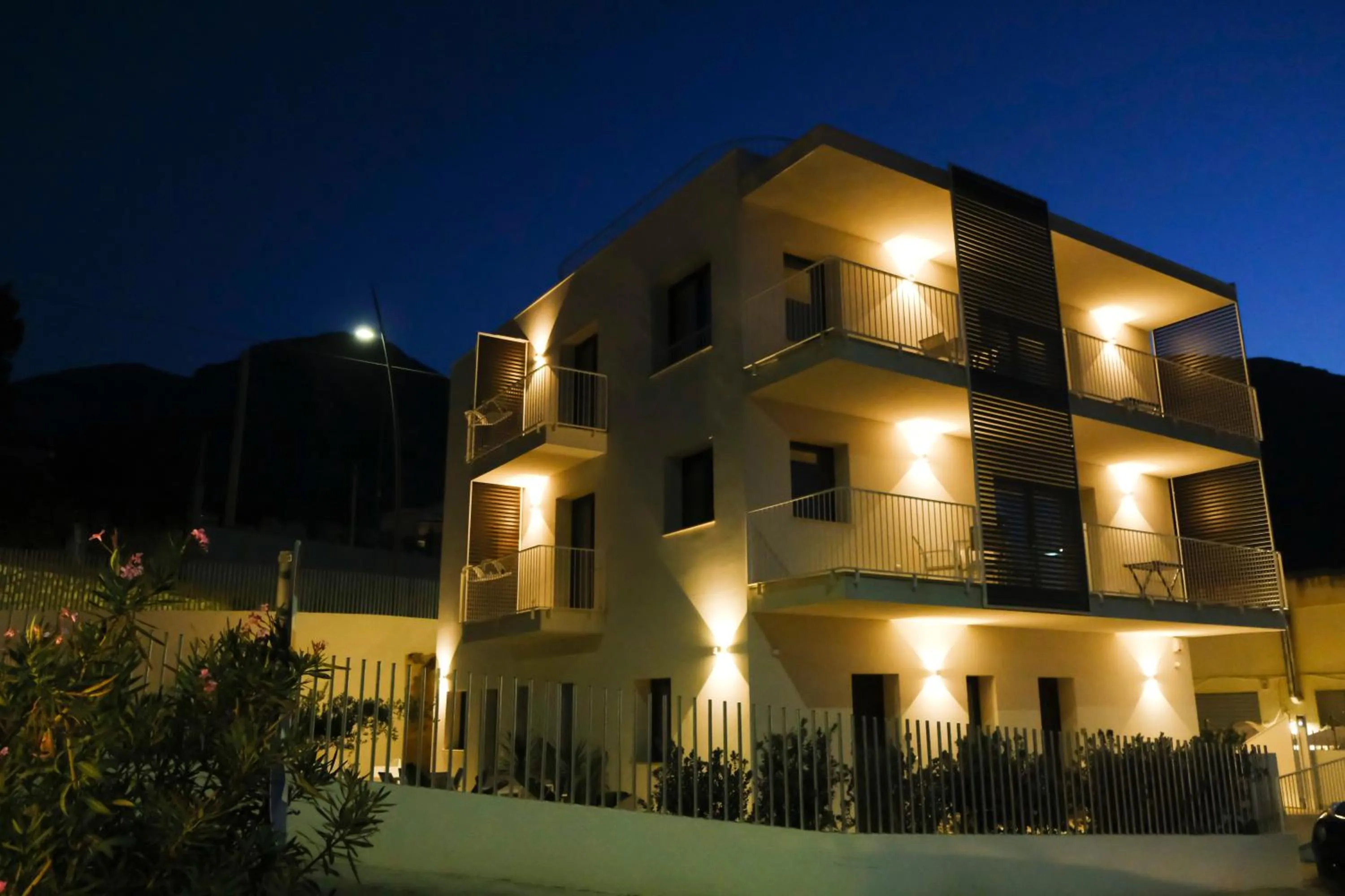 Property building in SOL Y MAR Camere e Appartamenti