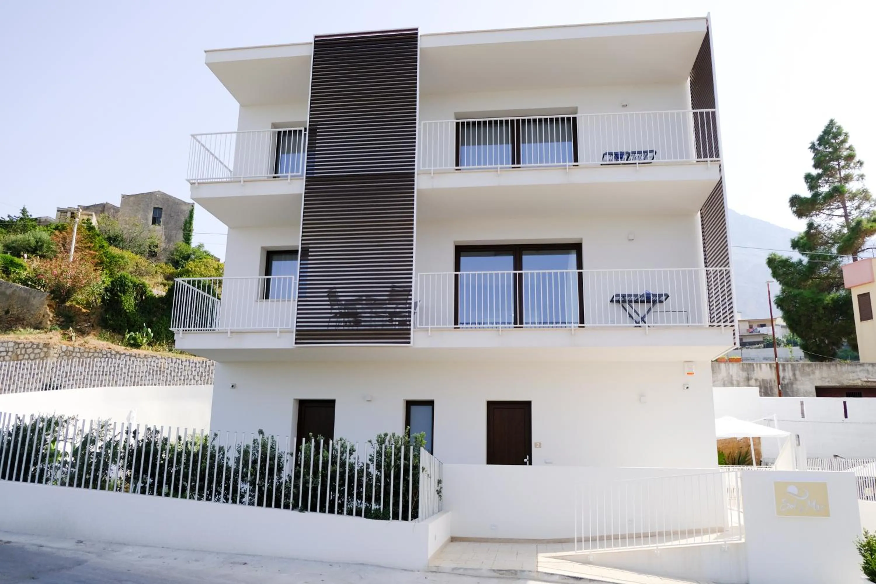 Property building in SOL Y MAR Camere e Appartamenti