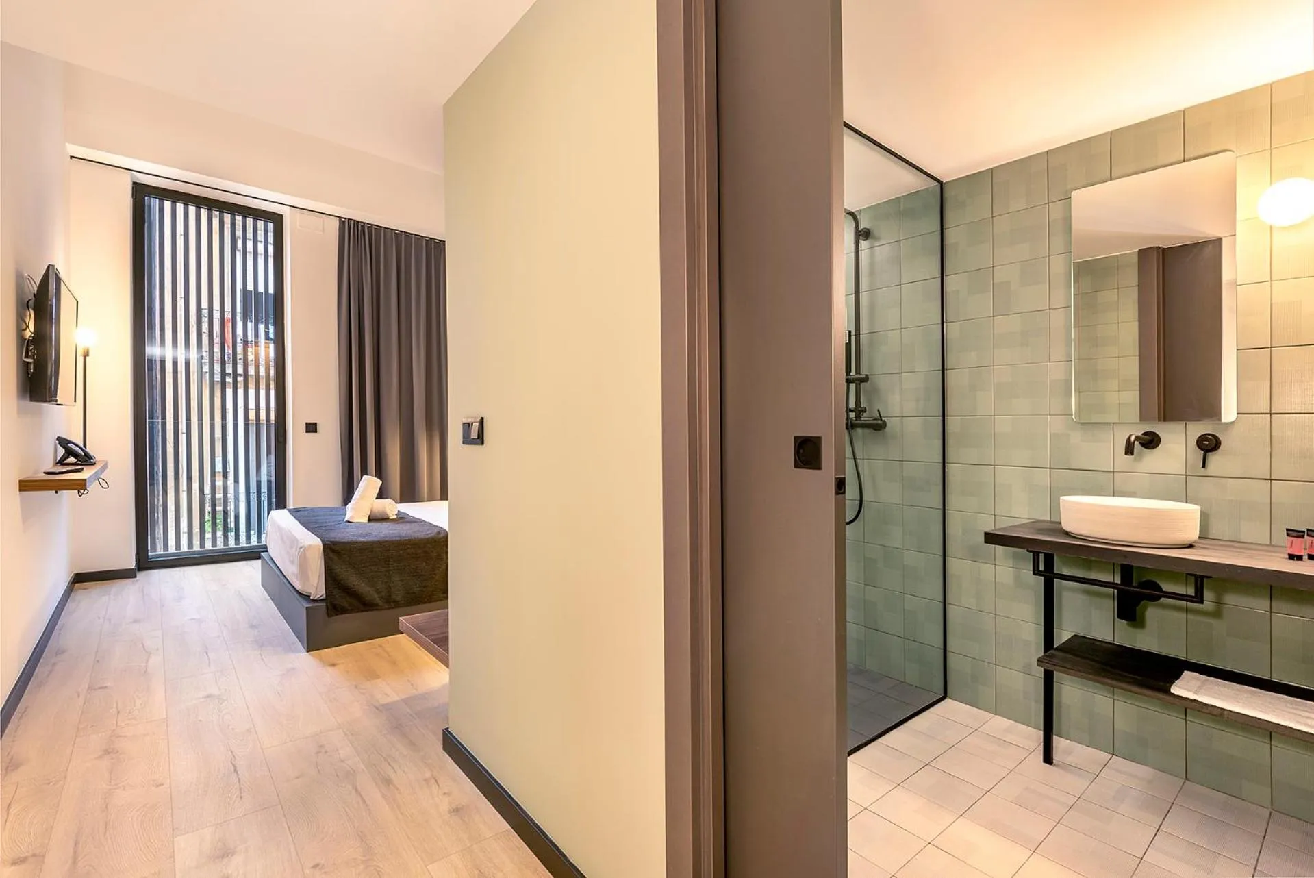 Photo of the whole room in Hotel Orangine