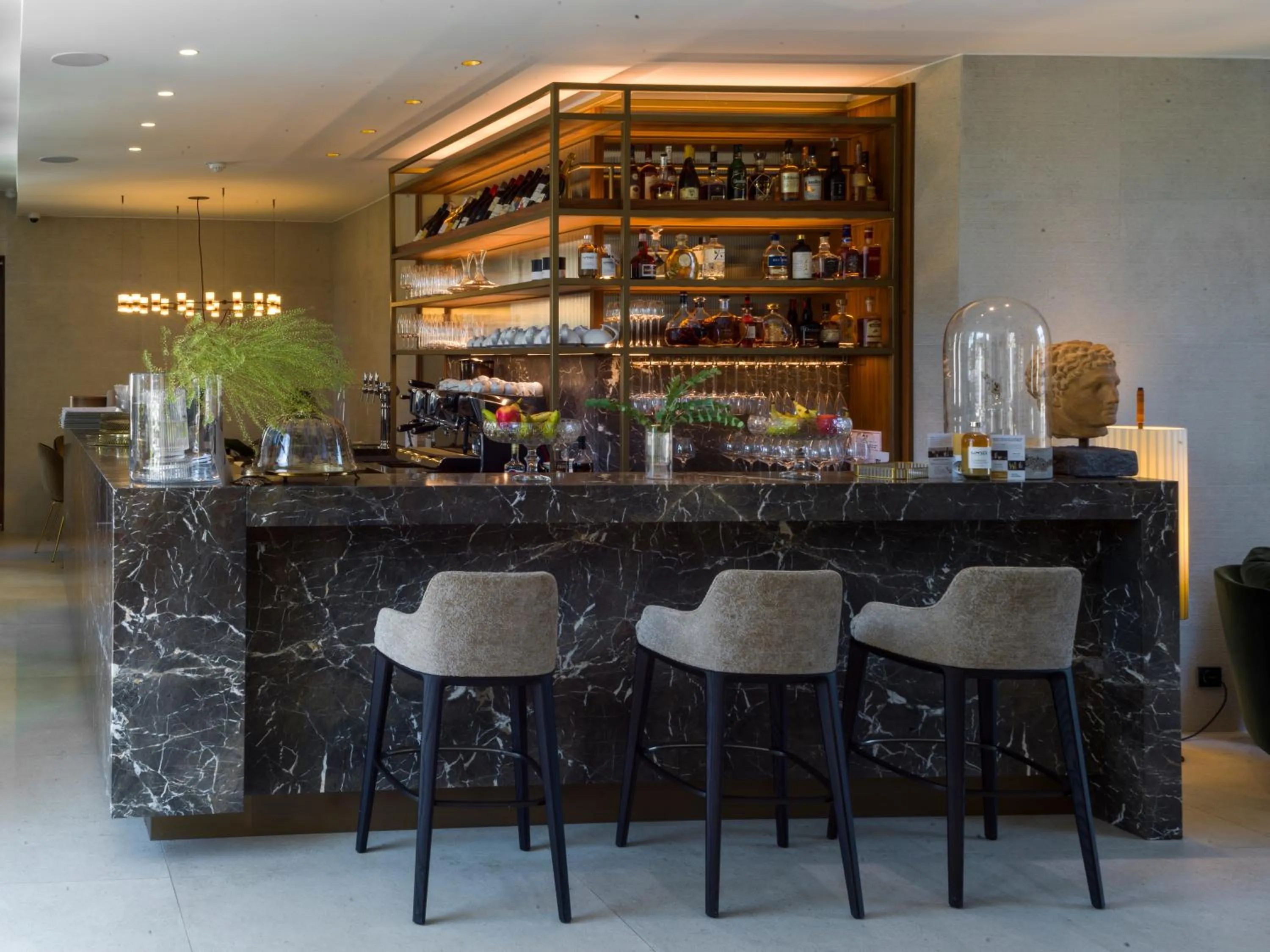 Lounge or bar in Chateau de Wallerand