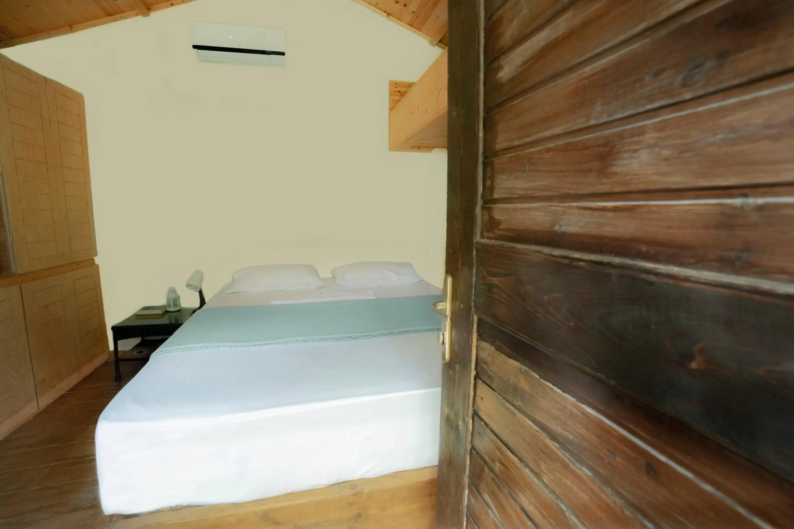 Bed in Captain Ikaros