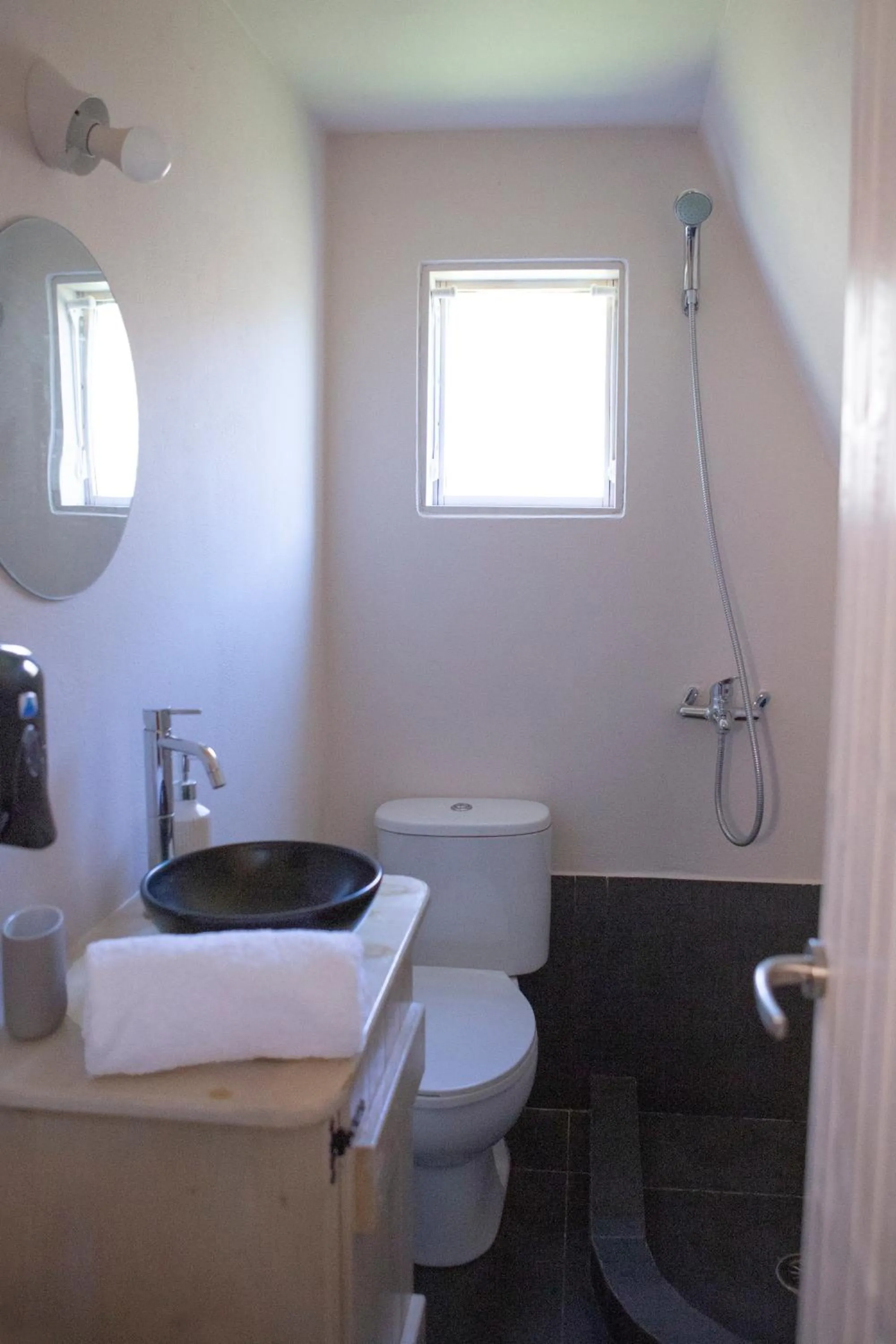 Shower in Captain Ikaros