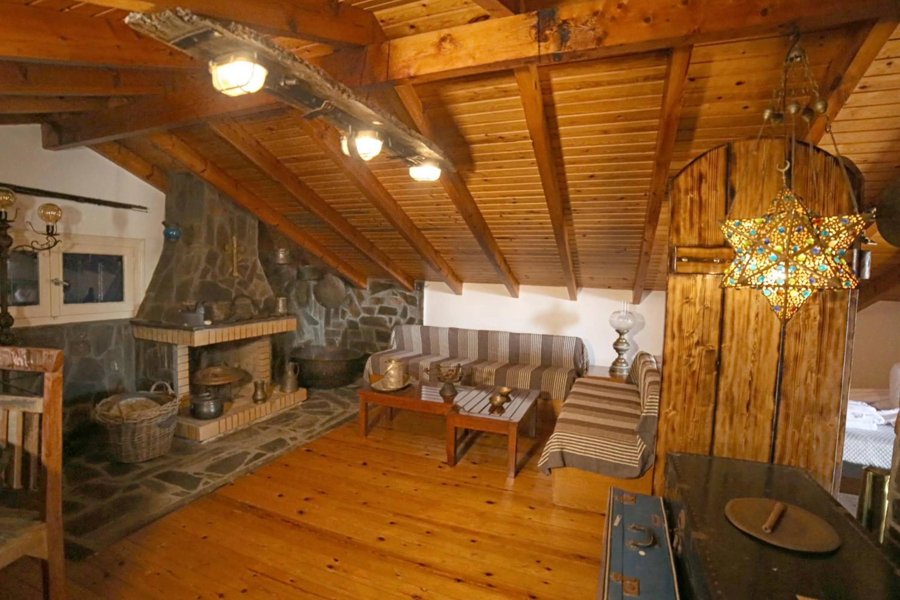 Living room in Captain Ikaros