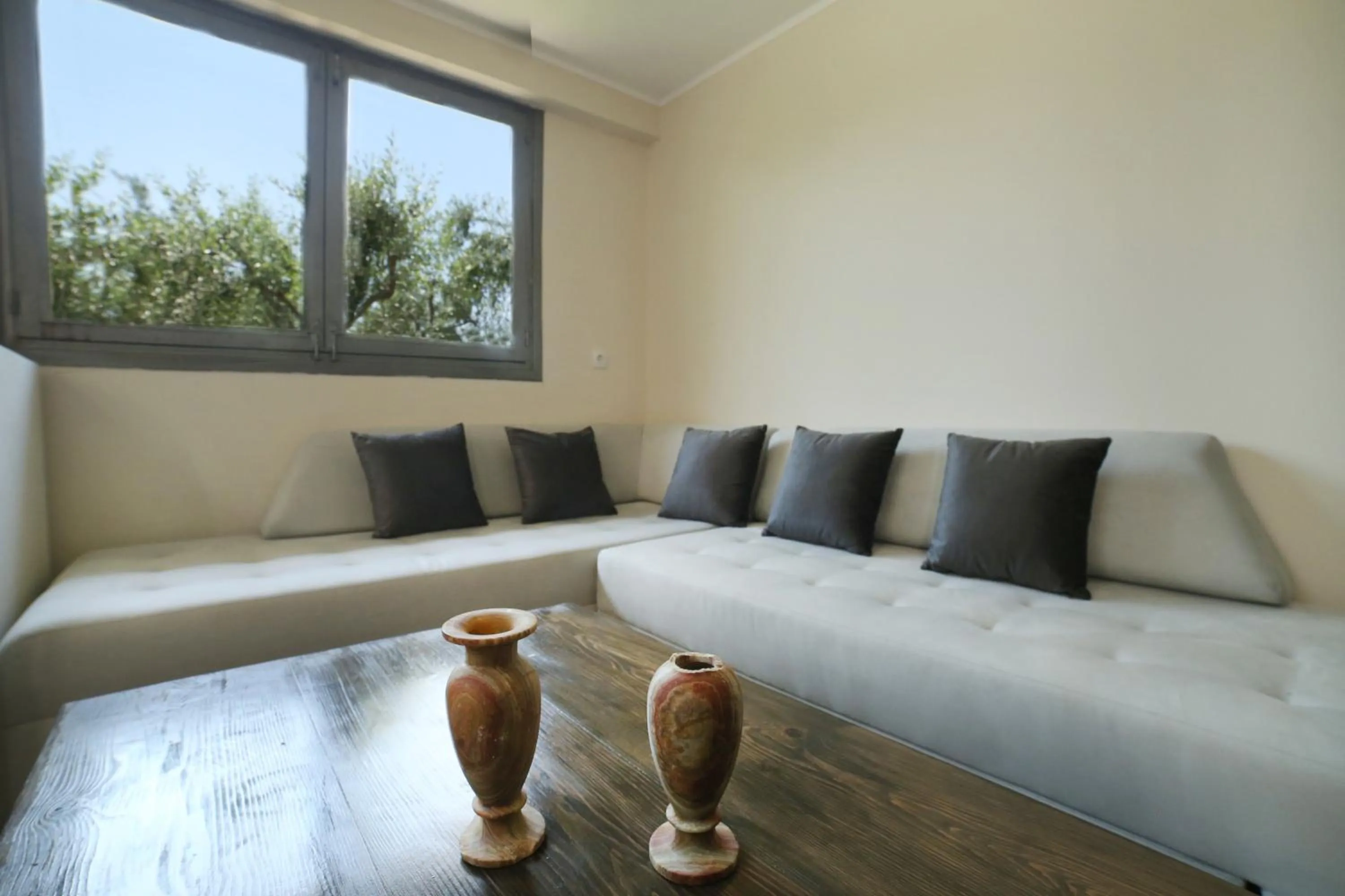 Living room in Captain Ikaros