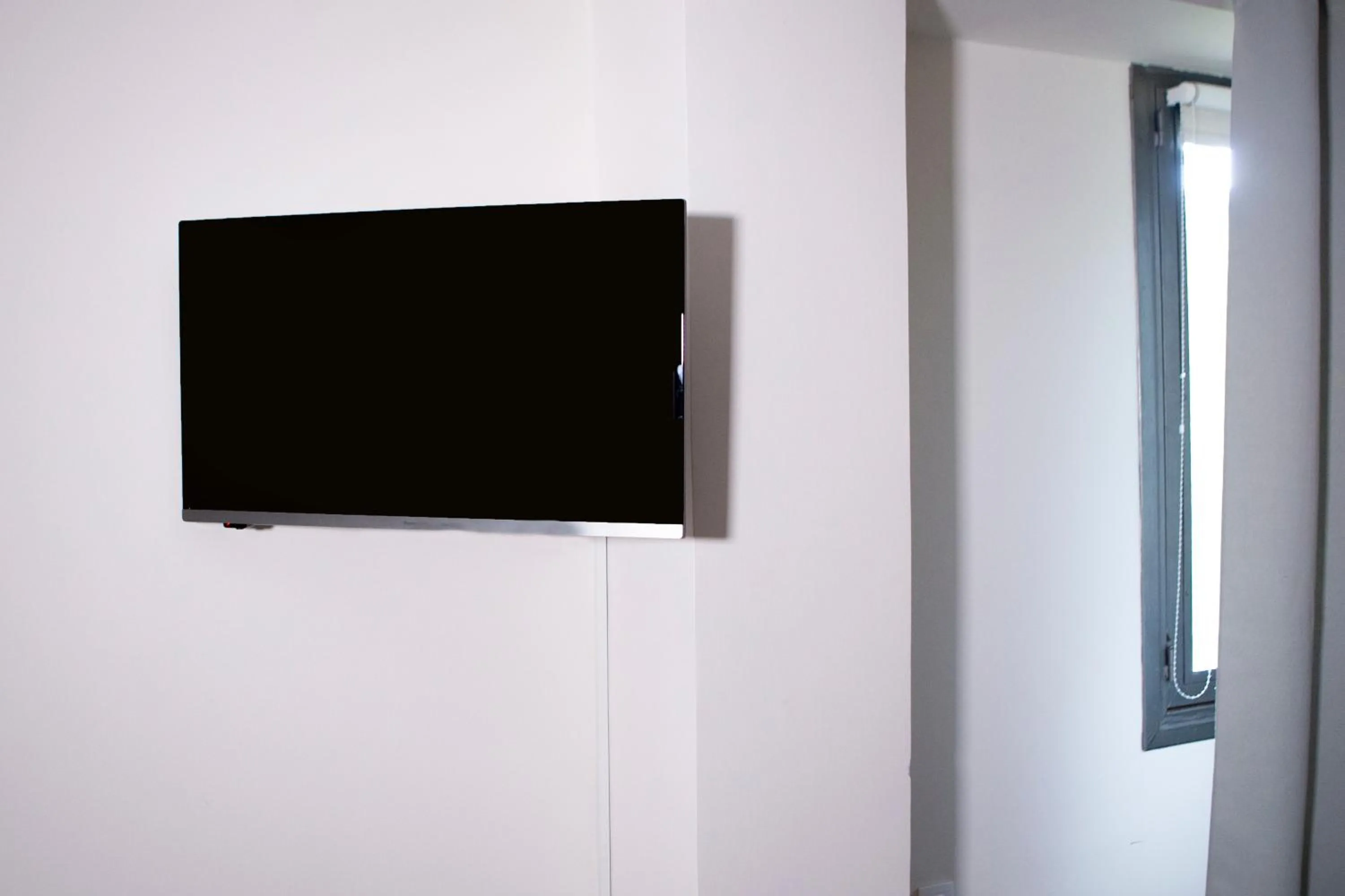 TV and multimedia in Captain Ikaros