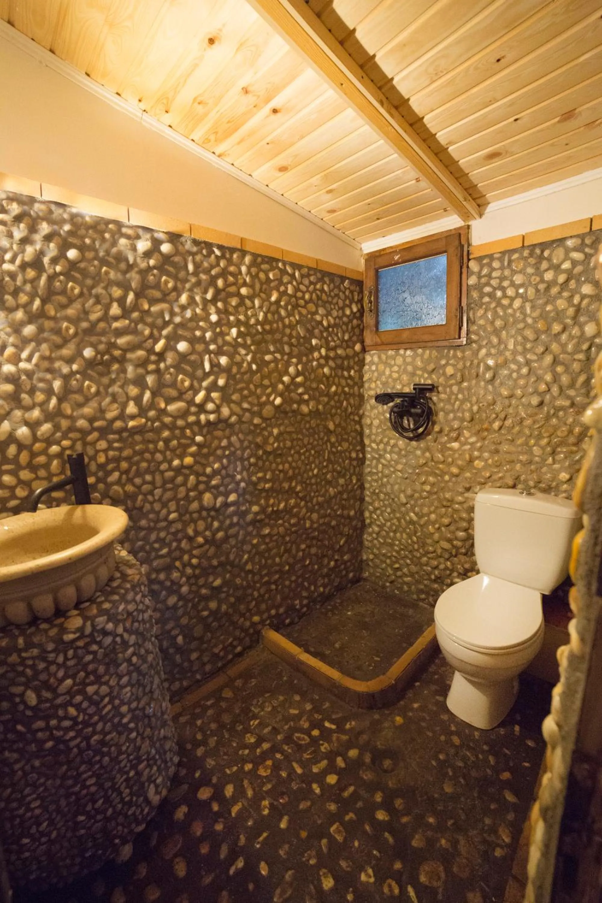 Shower in Captain Ikaros