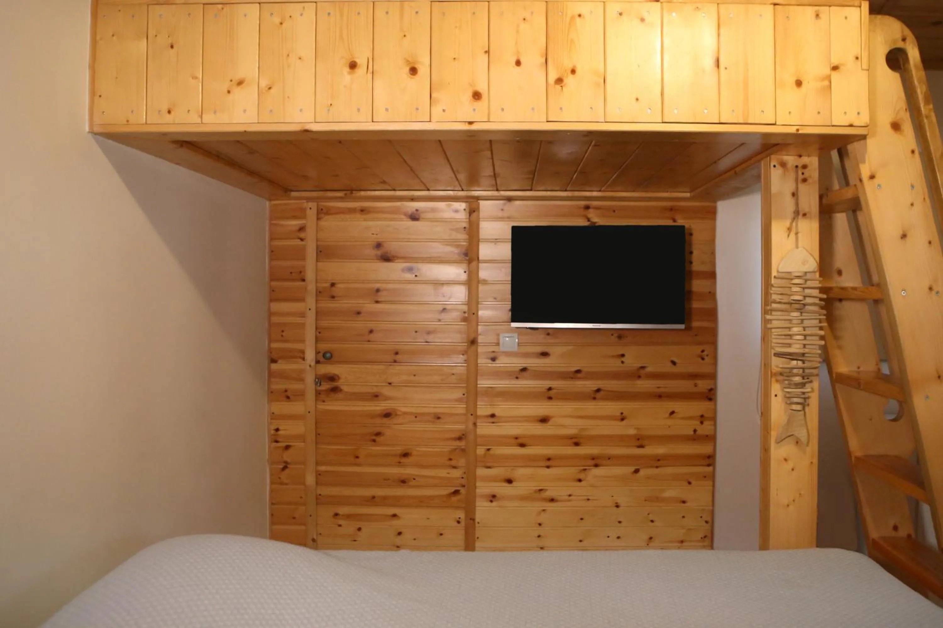 Bed in Captain Ikaros