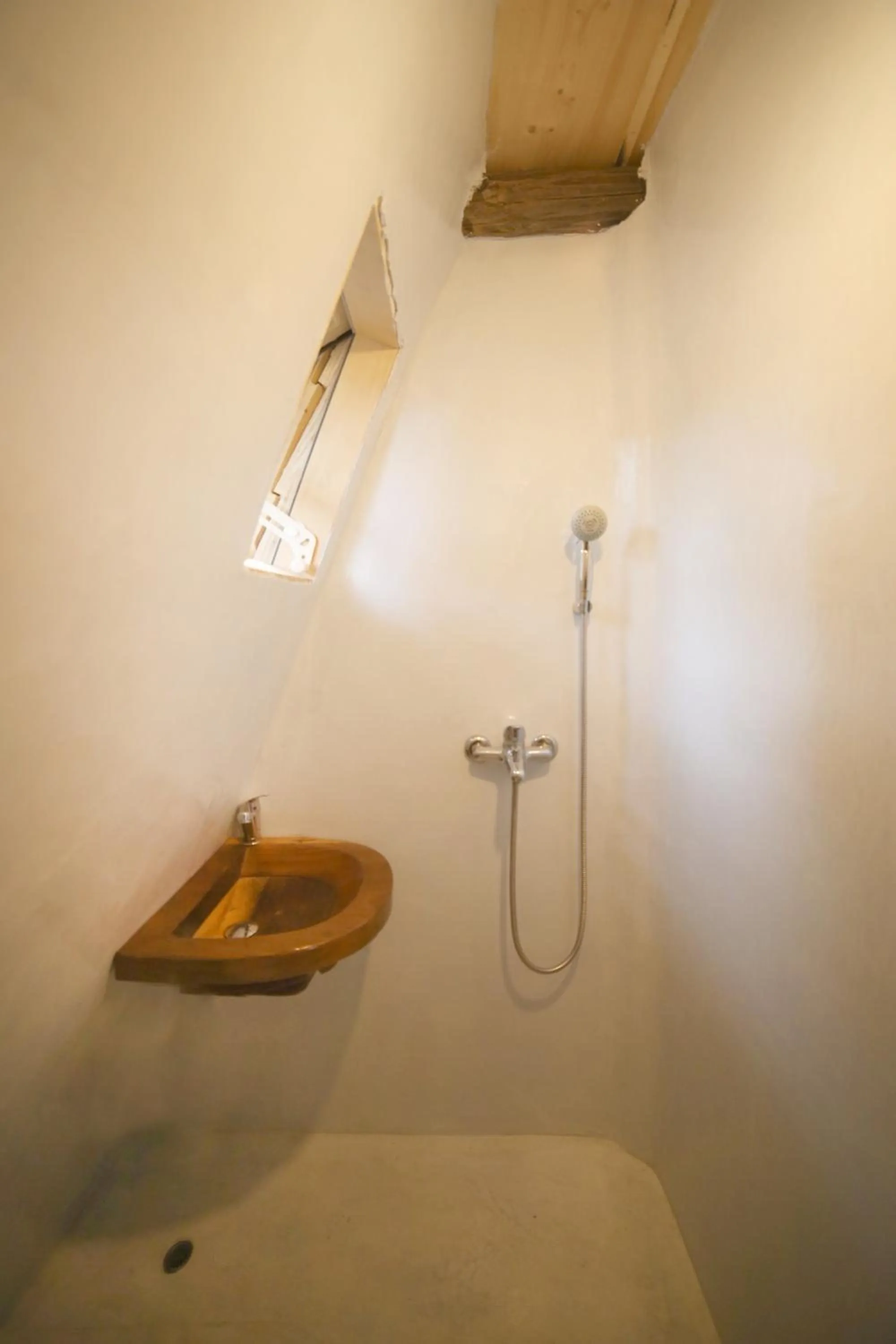 Bathroom in Captain Ikaros