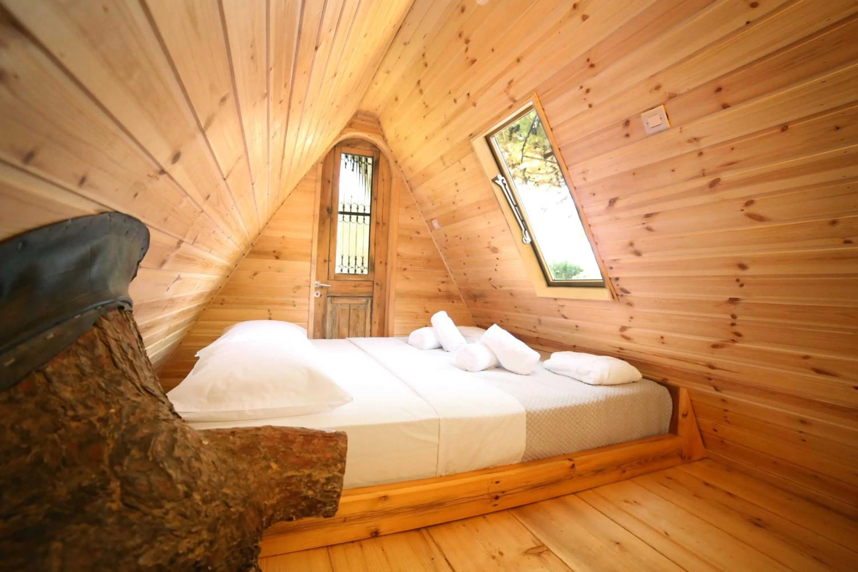 Bed in Captain Ikaros