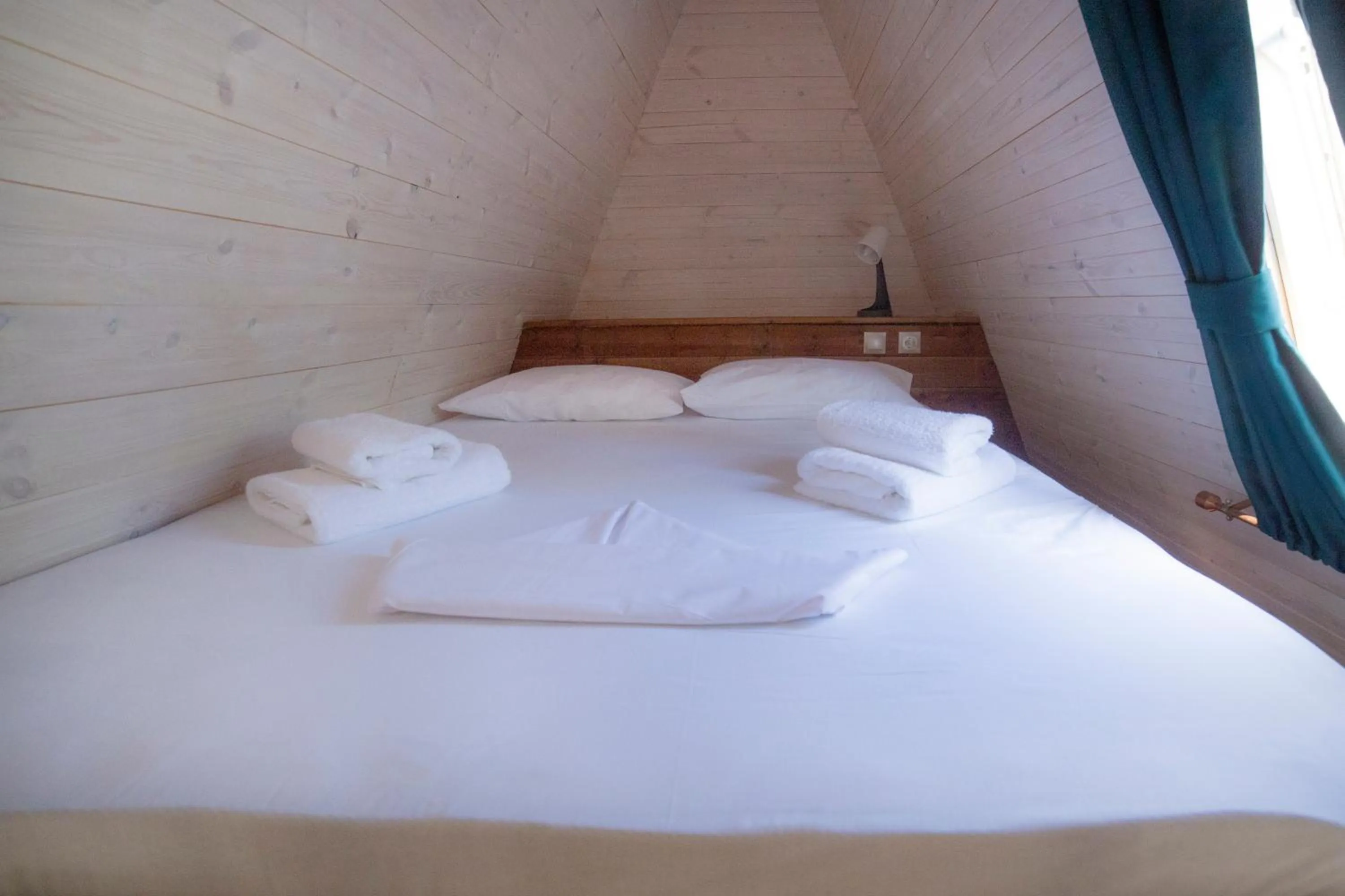 Bed in Captain Ikaros