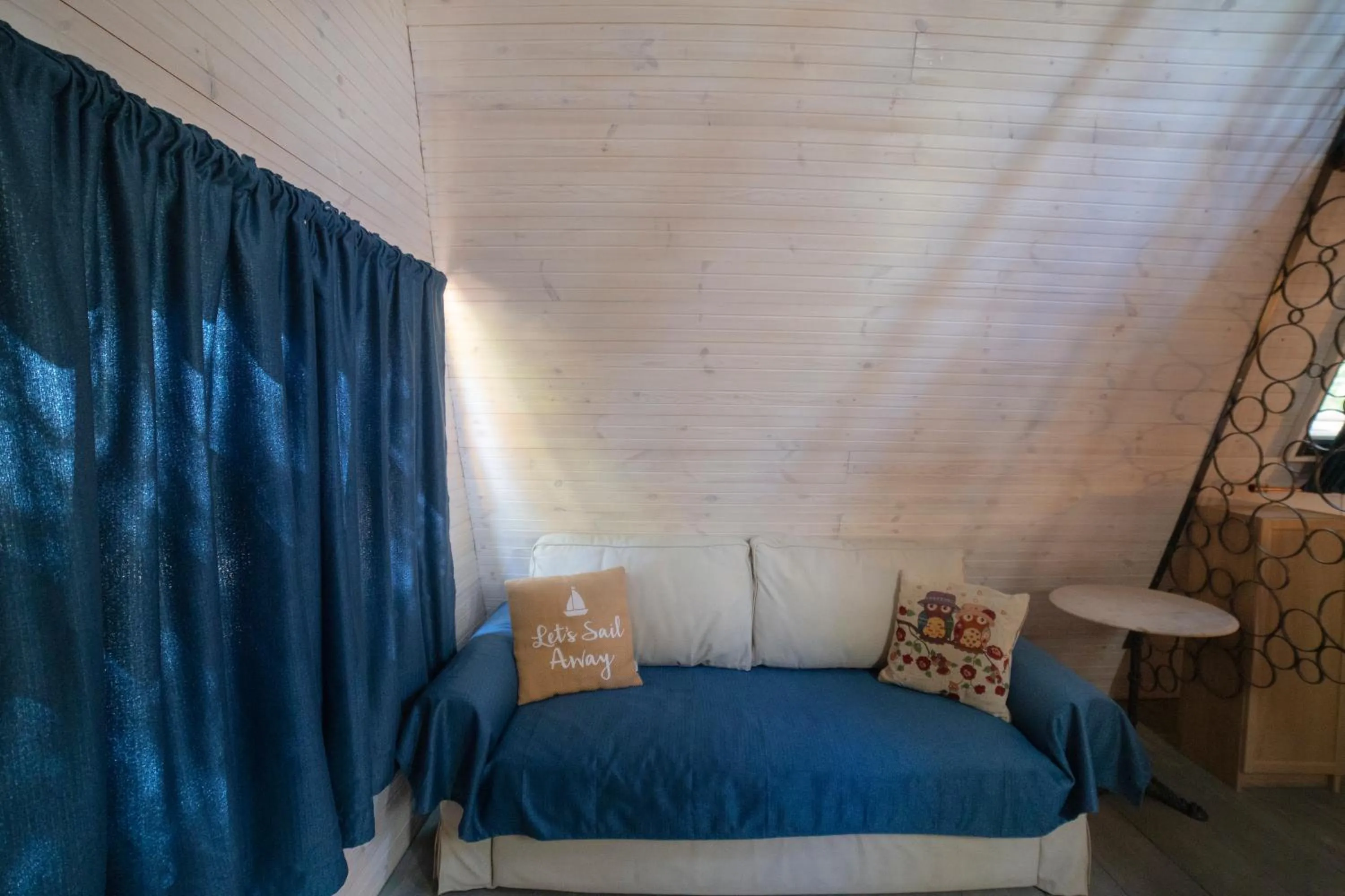 Bed in Captain Ikaros