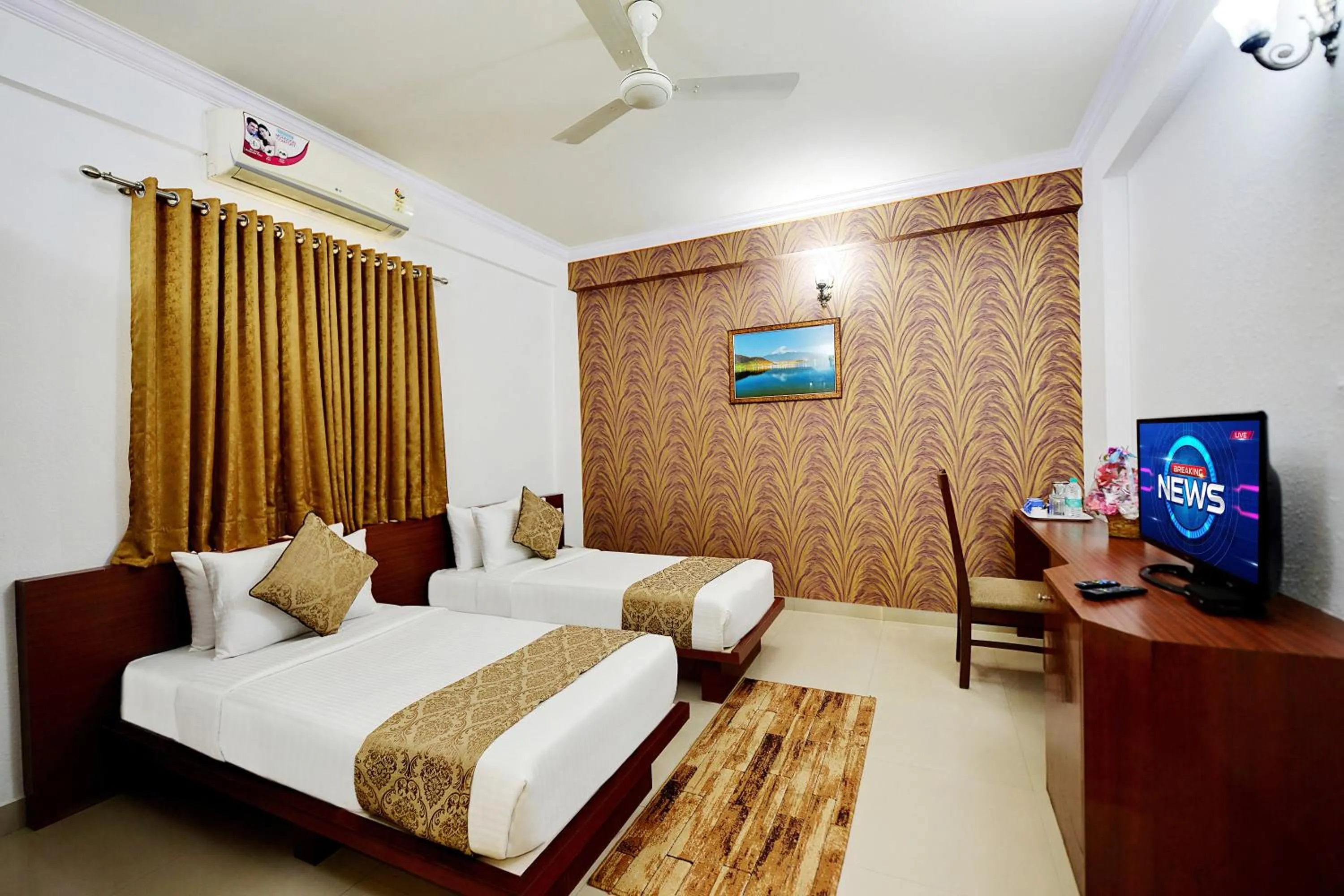 Photo of the whole room, Bed in The Liverpool Blue Hotels